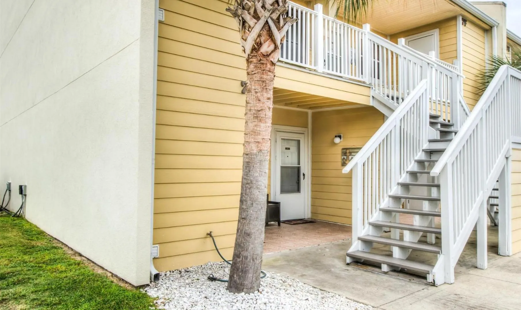 7 A, One Bedroom Apartment *
