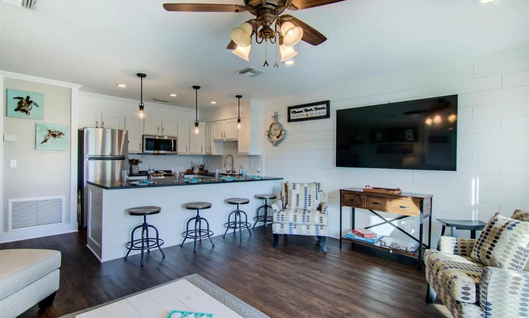 Apartment Settle On The *