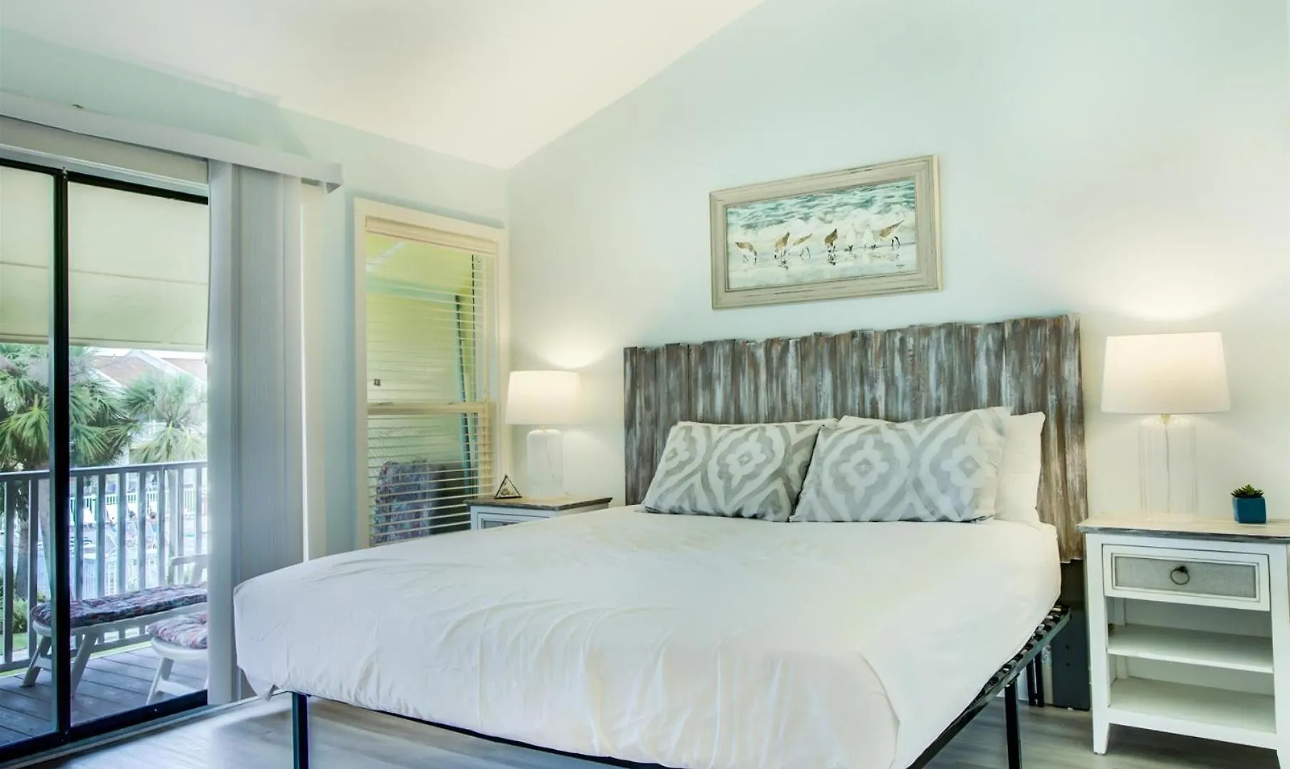 2 C, Three Bedroom Townhome