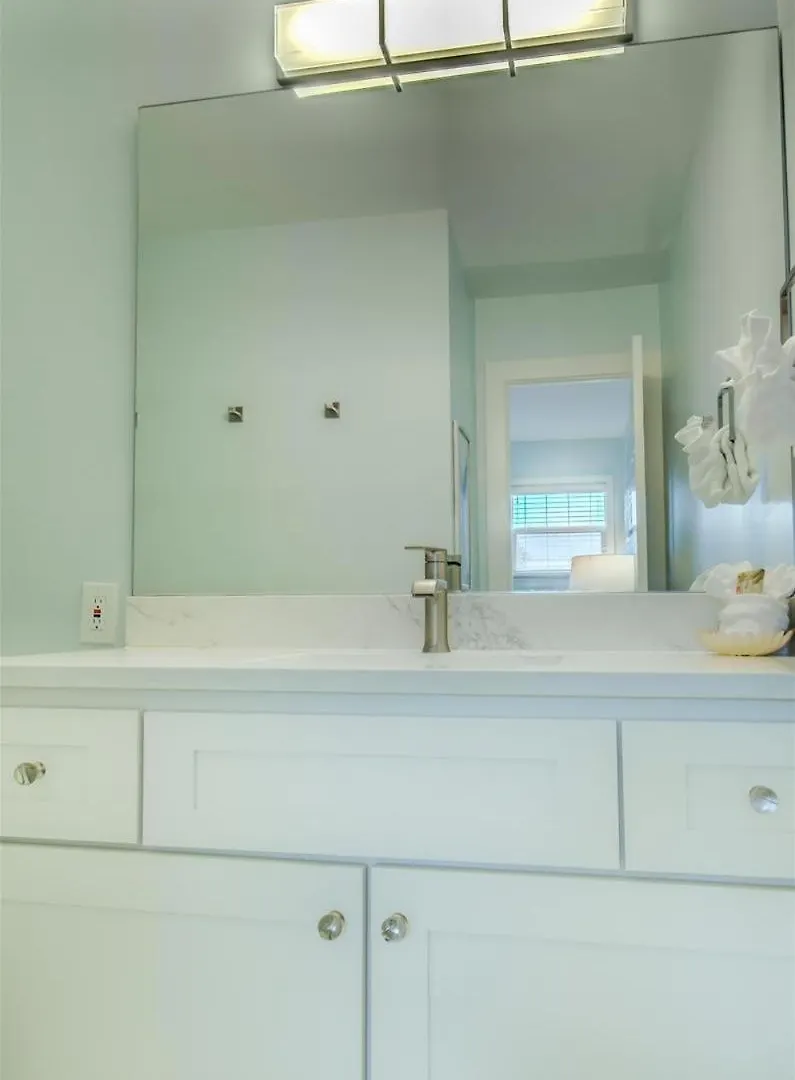 2 C, Three Bedroom Townhome *