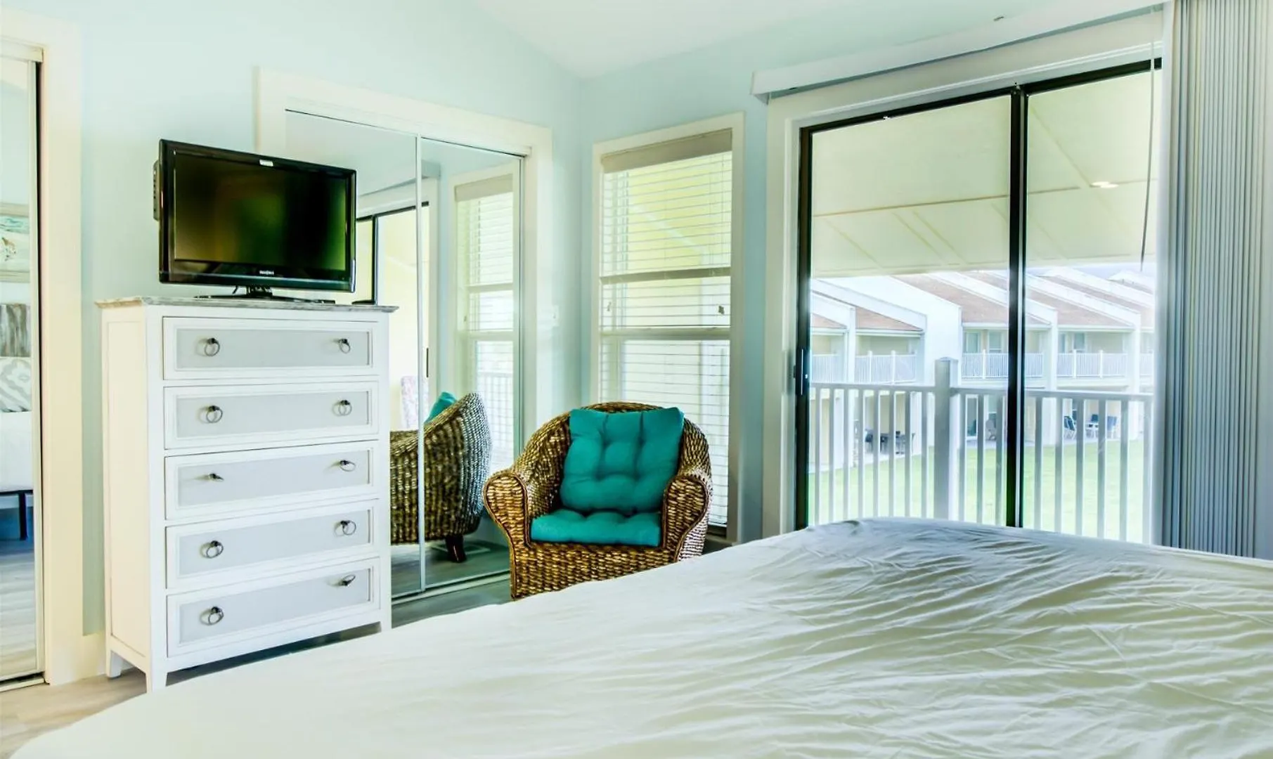 2 C, Three Bedroom Townhome