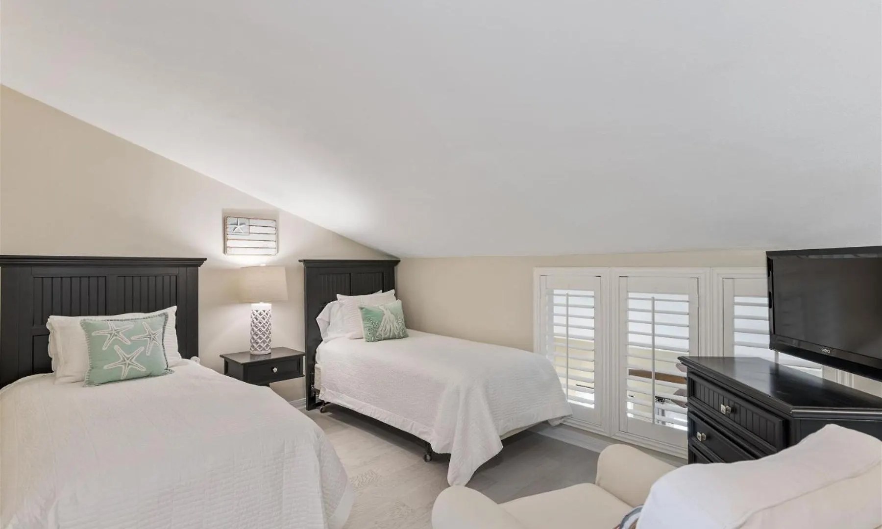8 G Two Bedroom Apartment