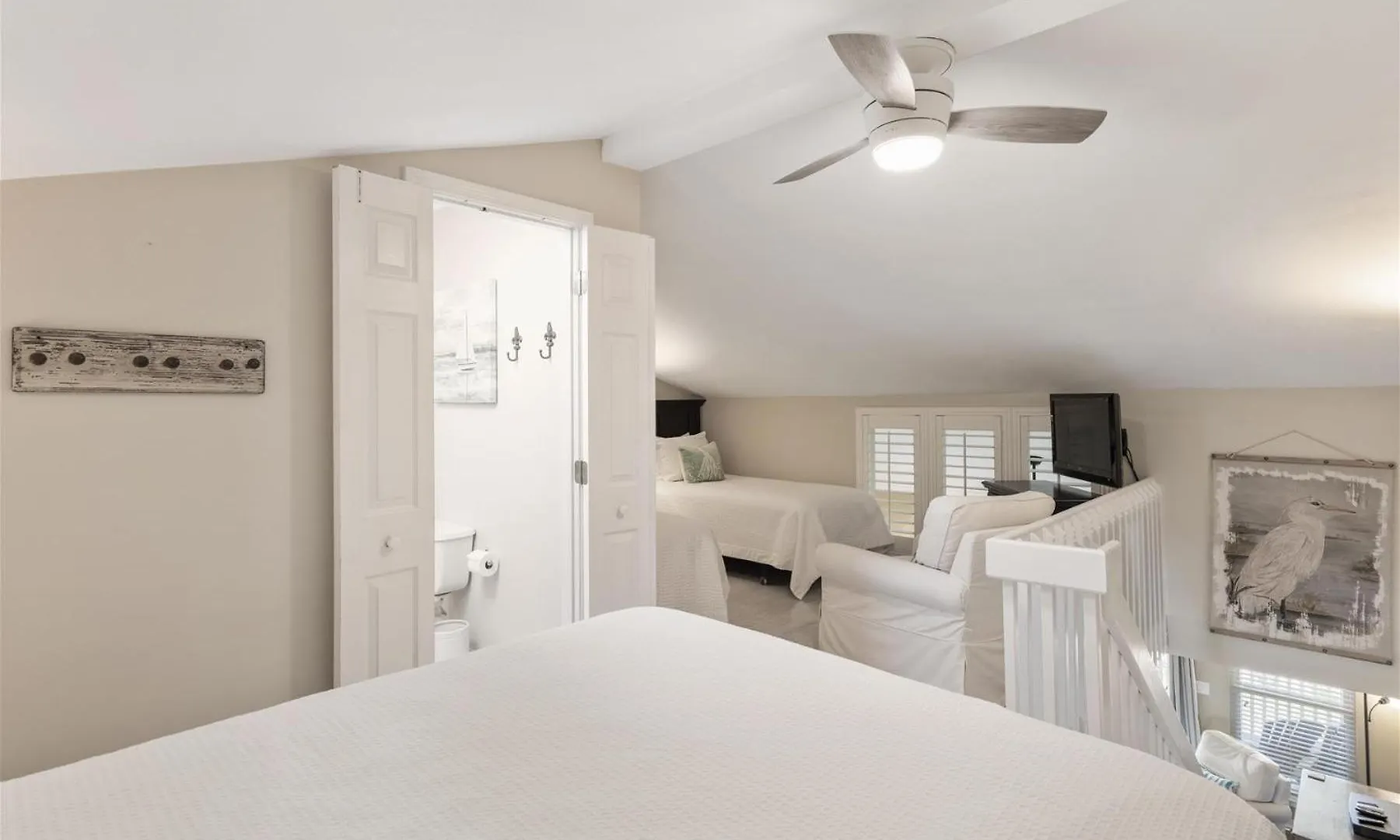 8 G Two Bedroom Apartment *