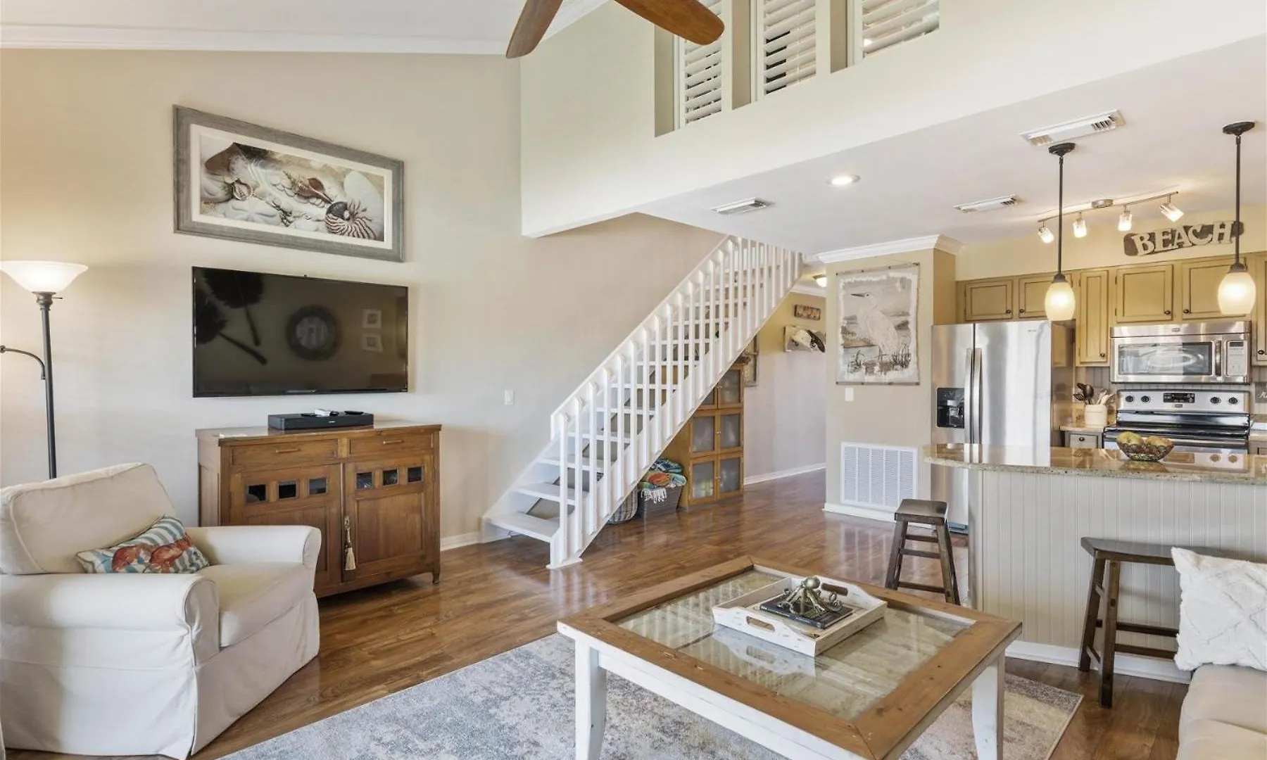 8 G Two Bedroom Apartment *