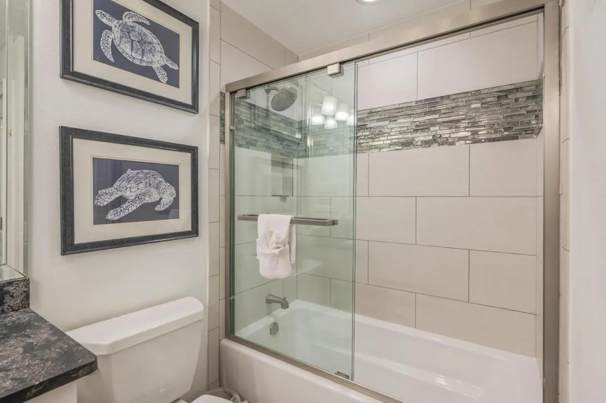 1125 Shoreline Towers Penthouse 3bd Free Set Garage Space