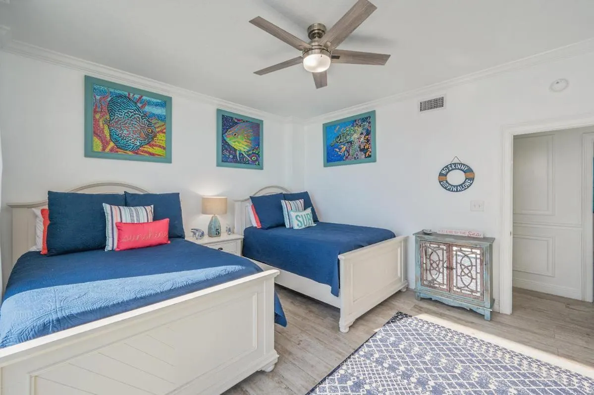 1125 Shoreline Towers Penthouse 3bd Free Set Garage Space Destin