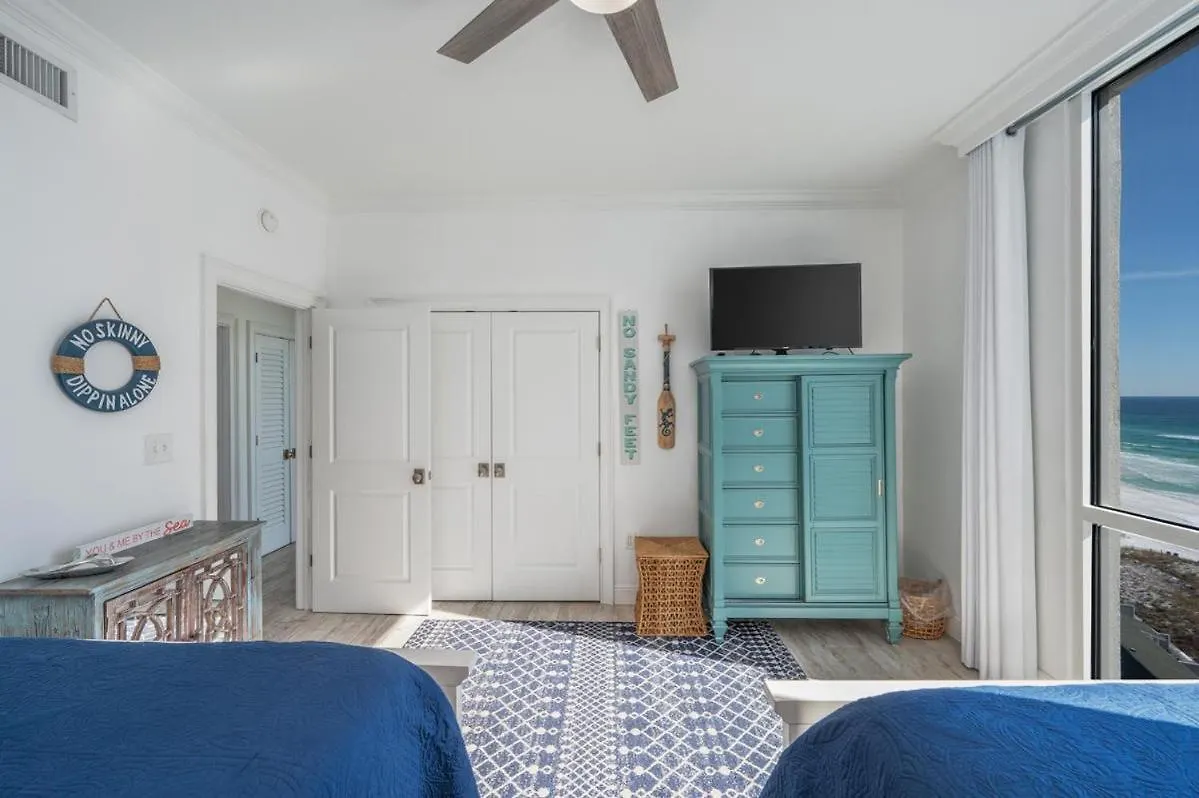 Holiday home 1125 Shoreline Towers Penthouse 3bd Free Set Garage Space *