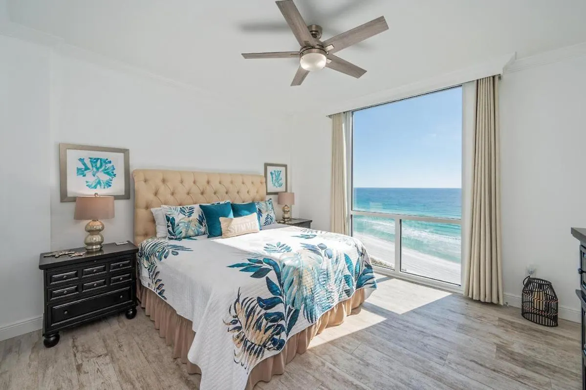 Holiday home 1125 Shoreline Towers Penthouse 3bd Free Set Garage Space Destin