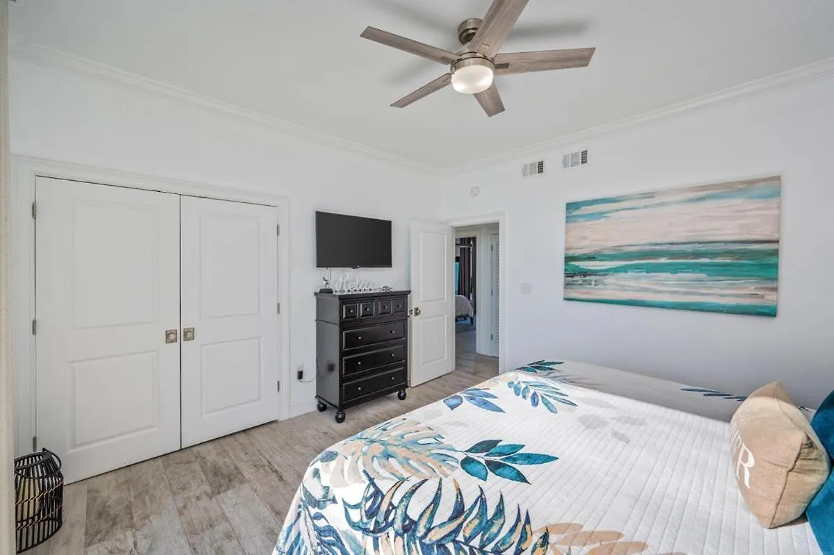 1125 Shoreline Towers Penthouse 3bd Free Set Garage Space * Destin