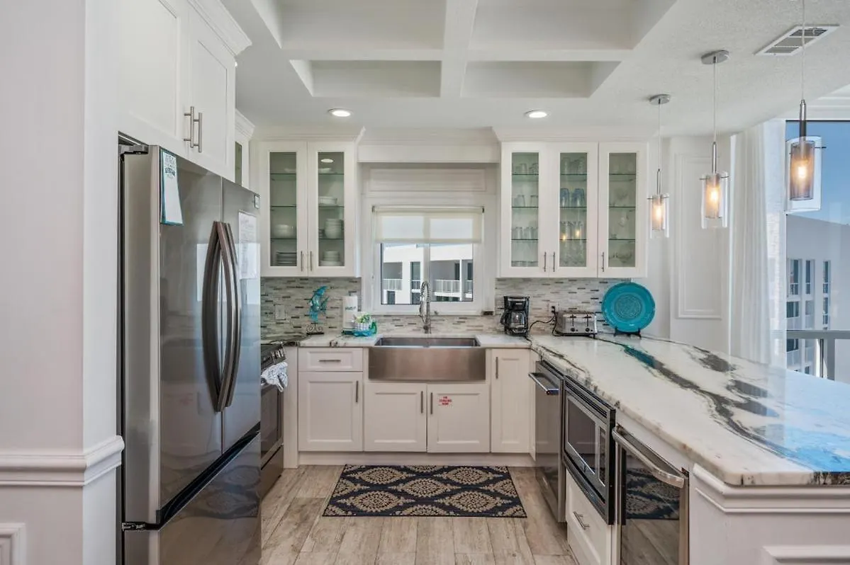 1125 Shoreline Towers Penthouse 3bd Free Set Garage Space Holiday home Destin