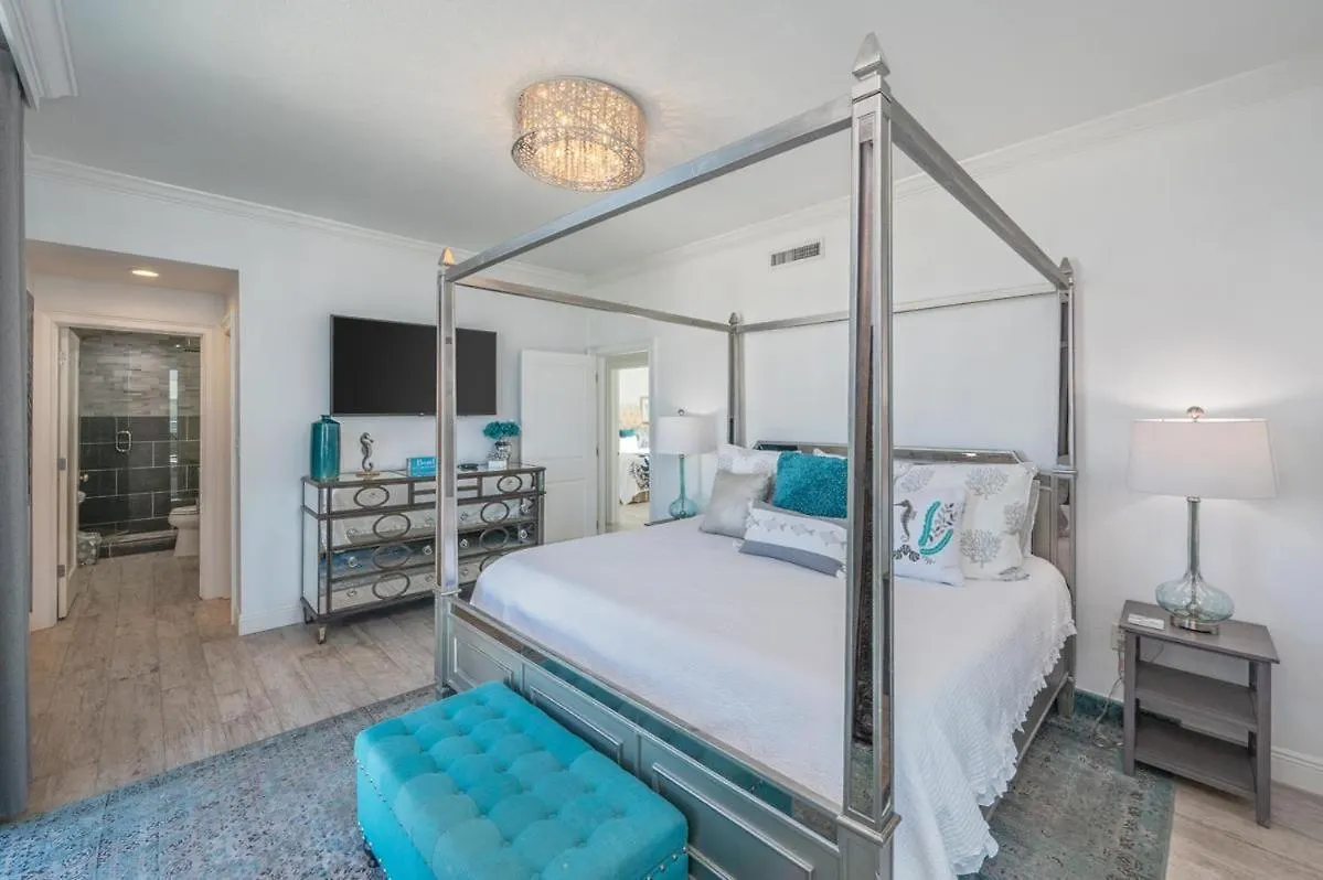 Holiday home 1125 Shoreline Towers Penthouse 3bd Free Set Garage Space Destin