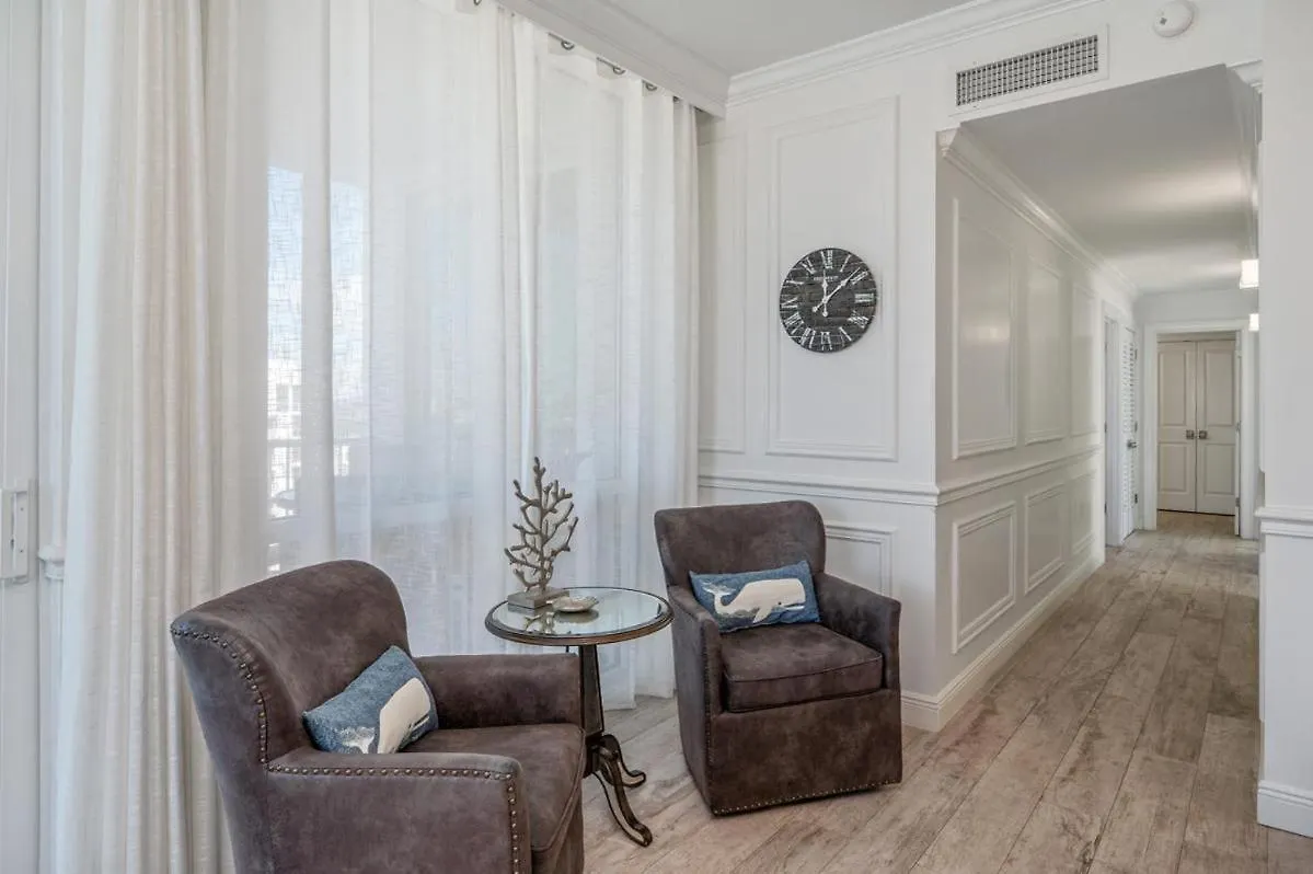 1125 Shoreline Towers Penthouse 3bd Free Set Garage Space *