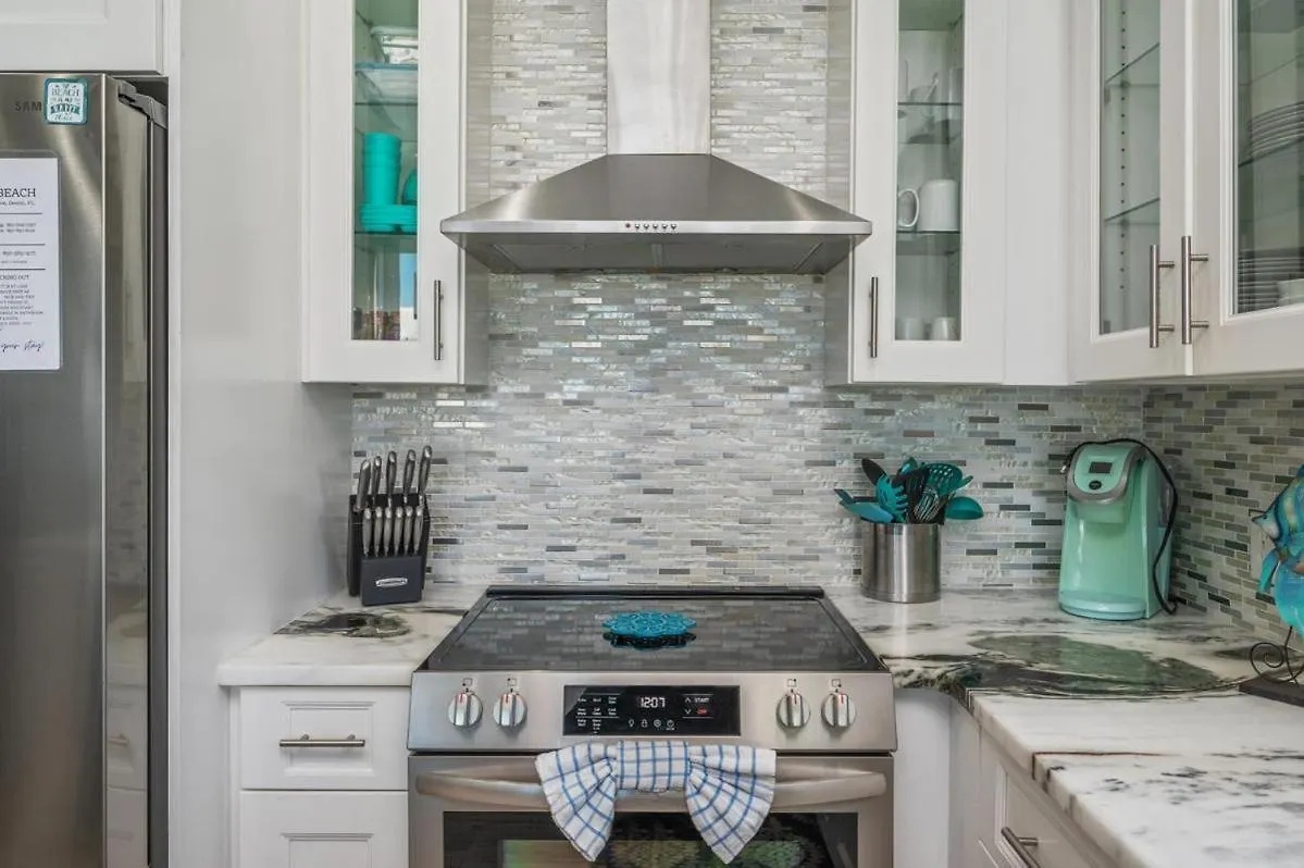1125 Shoreline Towers Penthouse 3bd Free Set Garage Space Destin