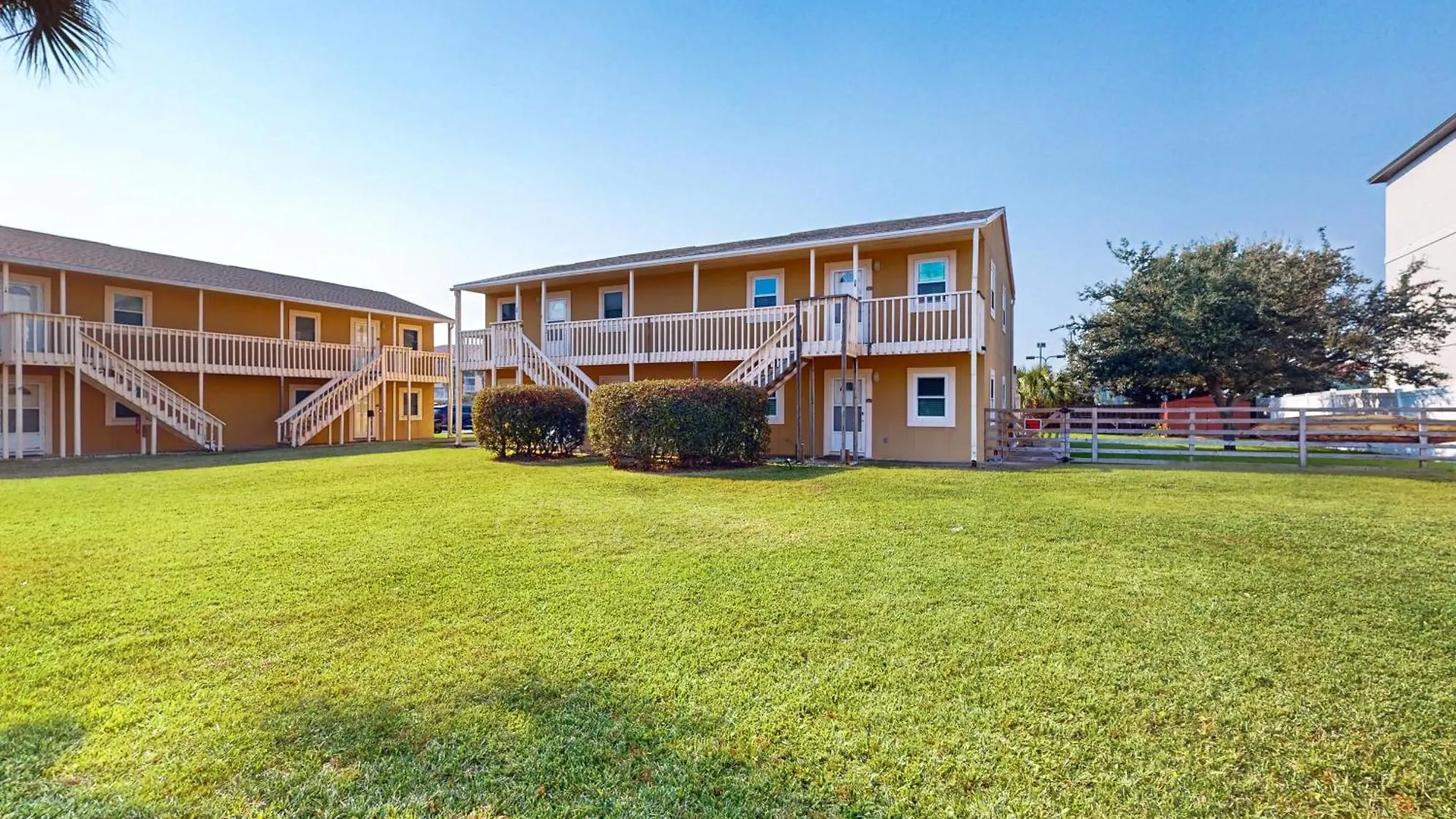 Cross Creek Club 29 Apartment