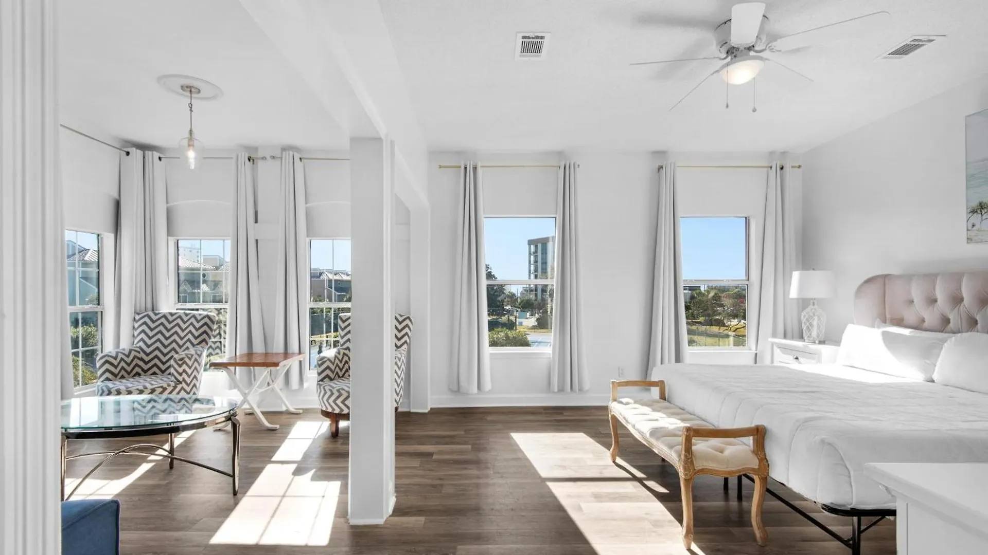 Miramar Charms Holiday home *
