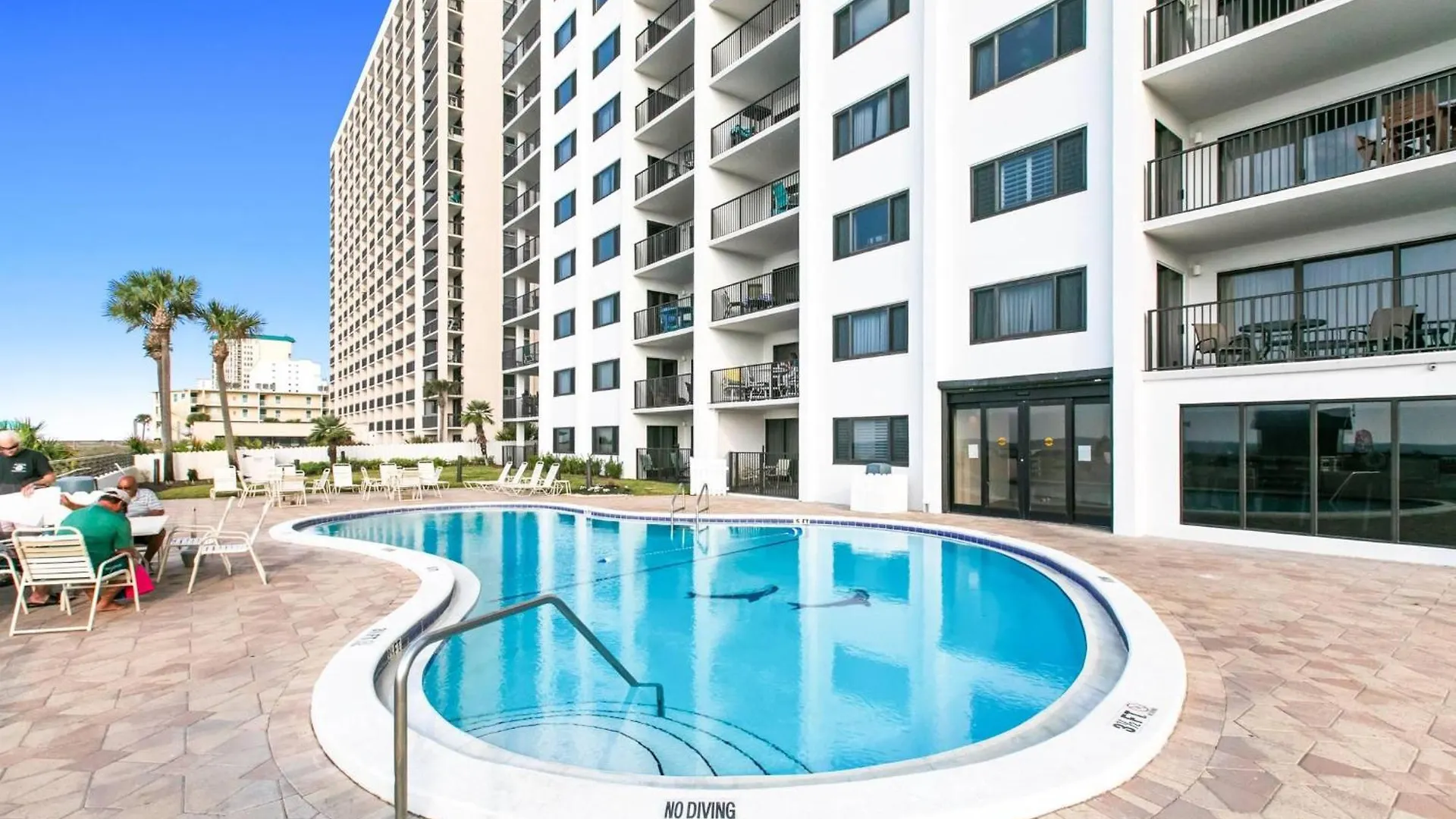 Emerald Towers 0302 * Destin