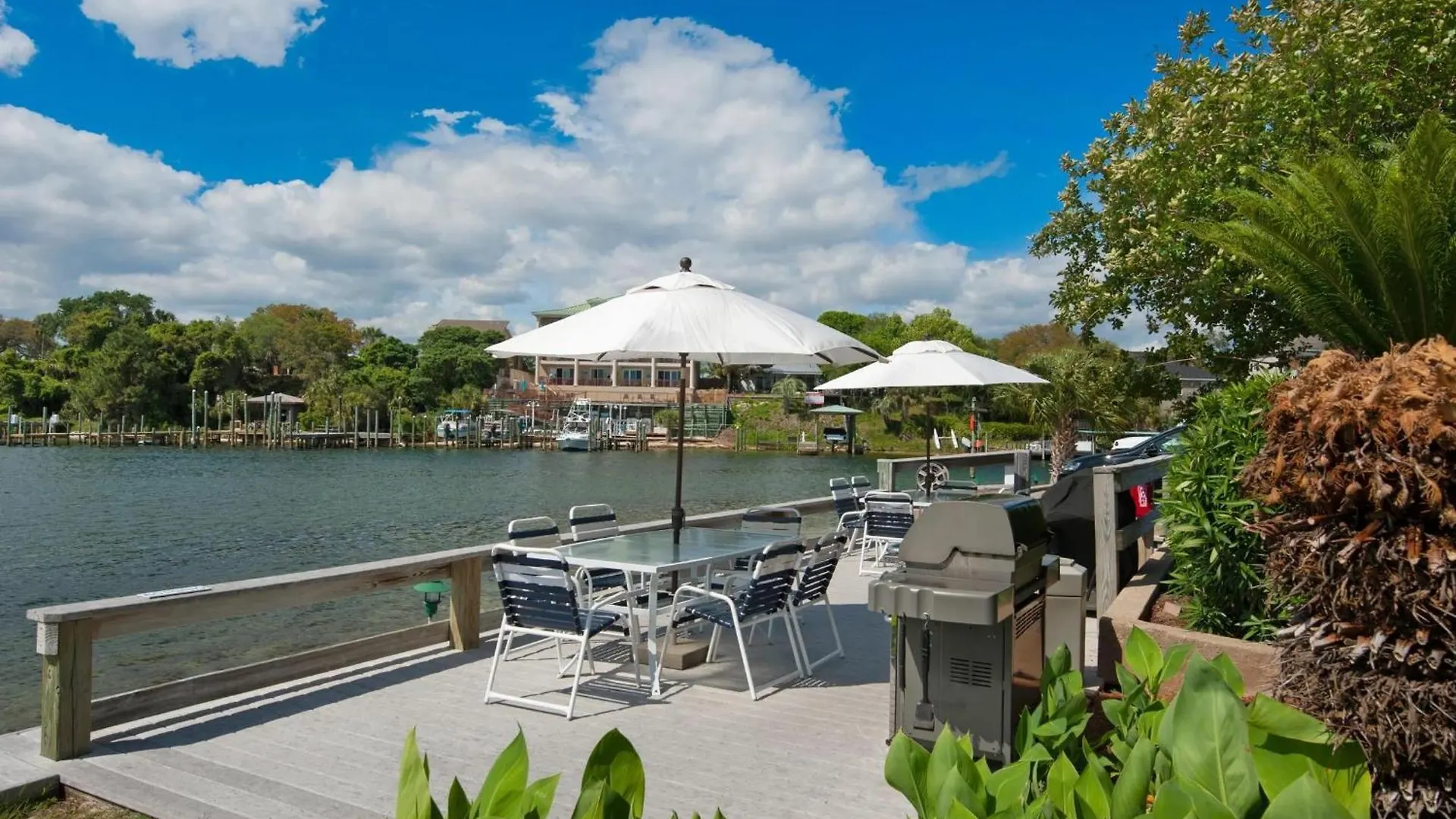 Holiday home Dolphin Point #401c *