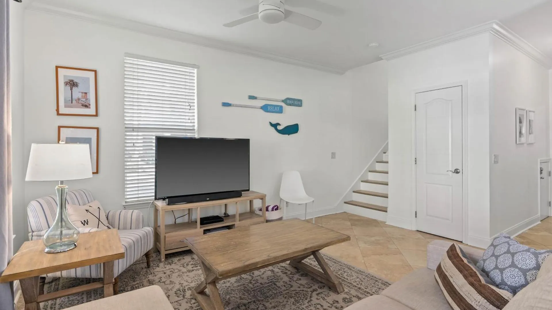Coral By Avantstay Gorgeous Three Story W Two Balconies Holiday home *
