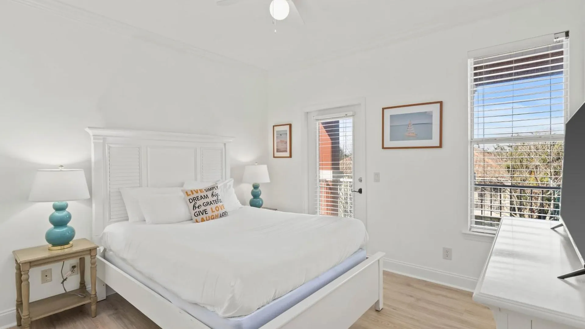 Coral By Avantstay Gorgeous Three Story W Two Balconies *