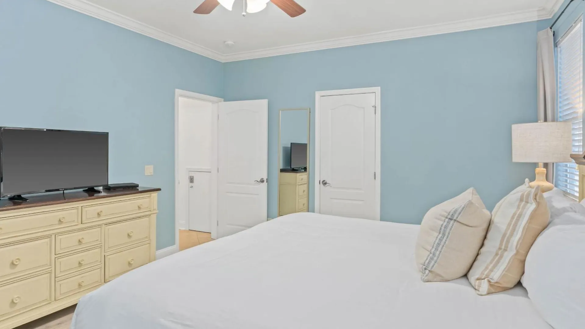 Coral By Avantstay Gorgeous Three Story W Two Balconies *