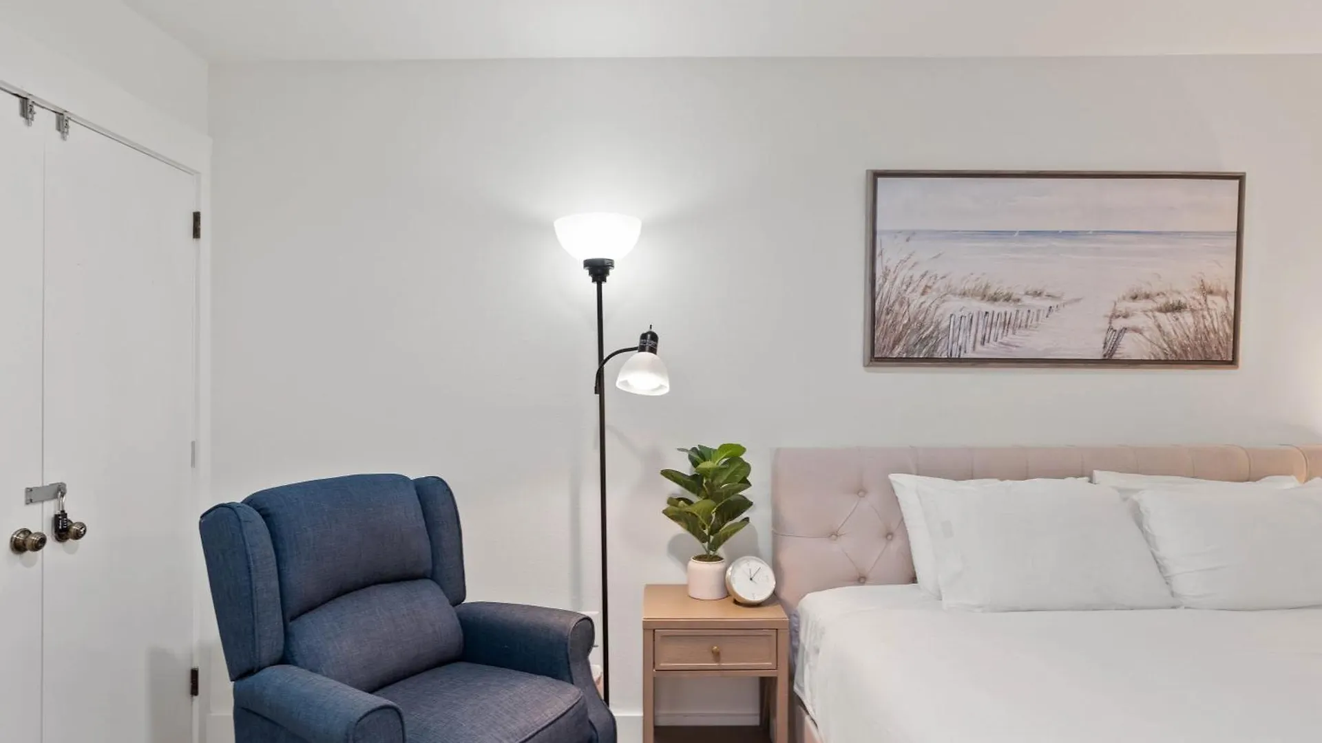 Holiday home Destiny On The By Avantstay Direct Access Bbq On Large Ocean Facing Patio *