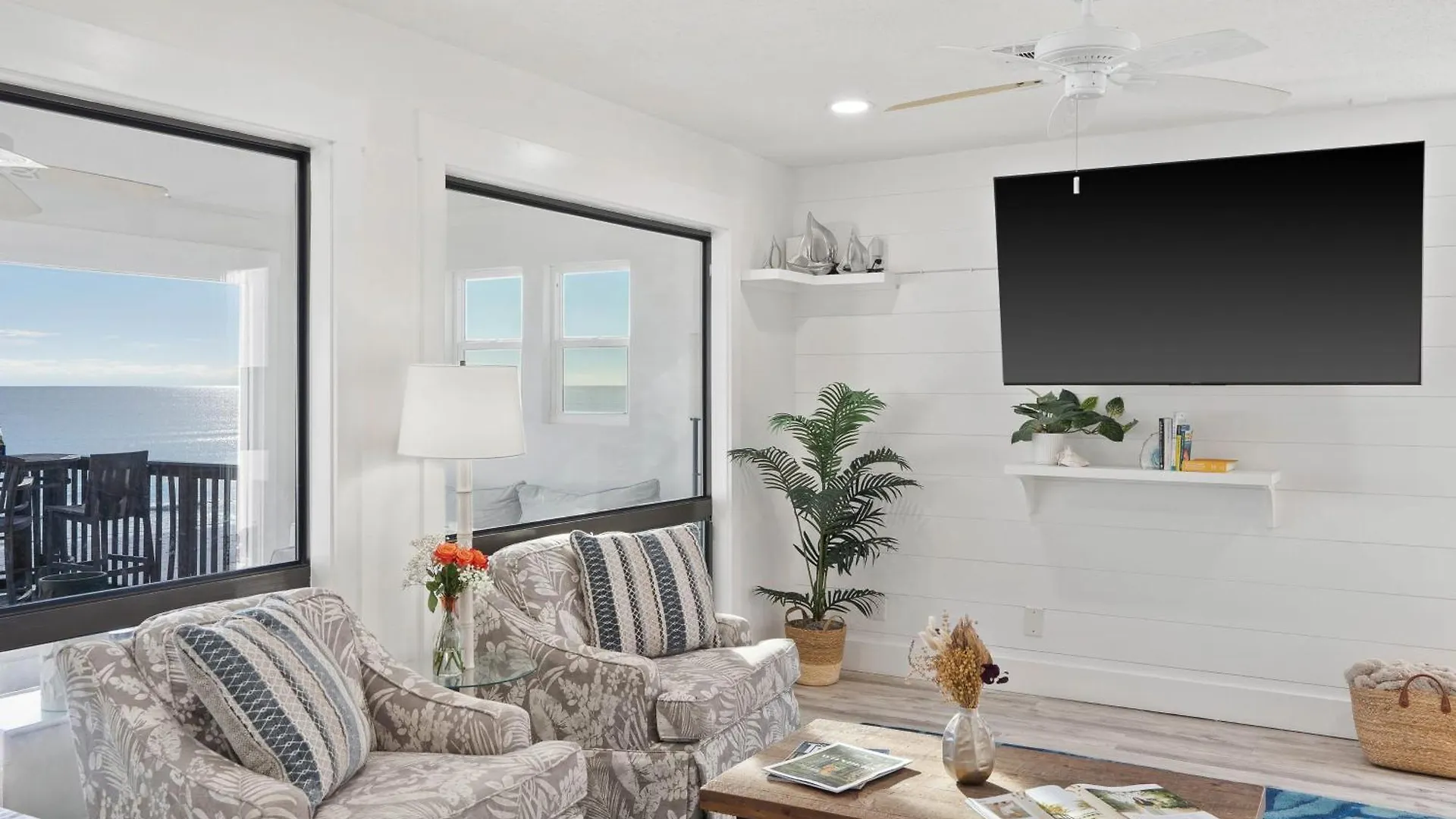 Holiday home Destiny On The By Avantstay Direct Access Bbq On Large Ocean Facing Patio