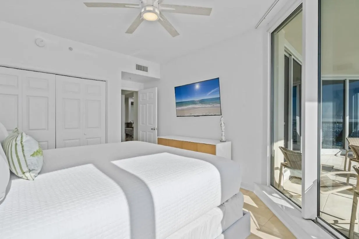 Silver Towers Unit W1105 *