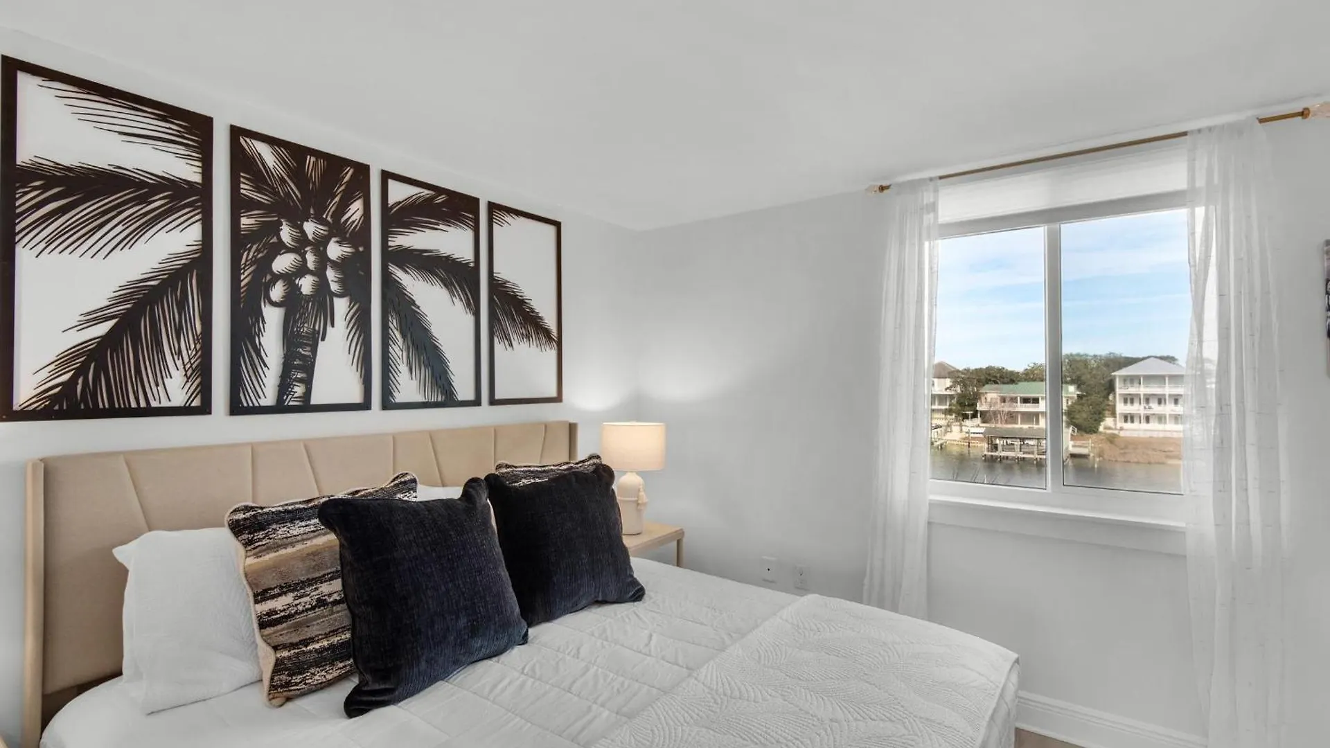 Holiday home Dolphin Point #401c