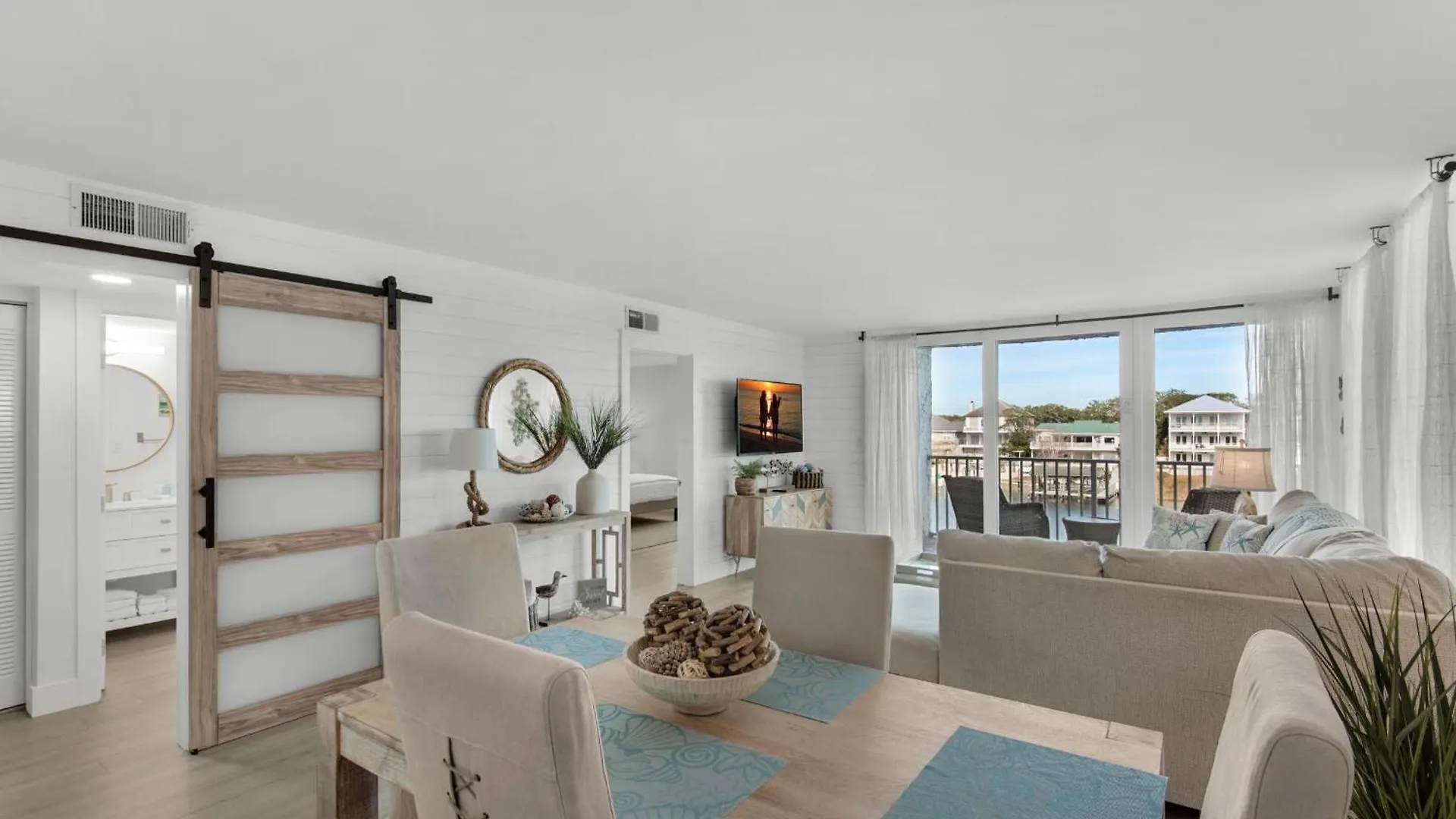 Holiday home Dolphin Point #401c