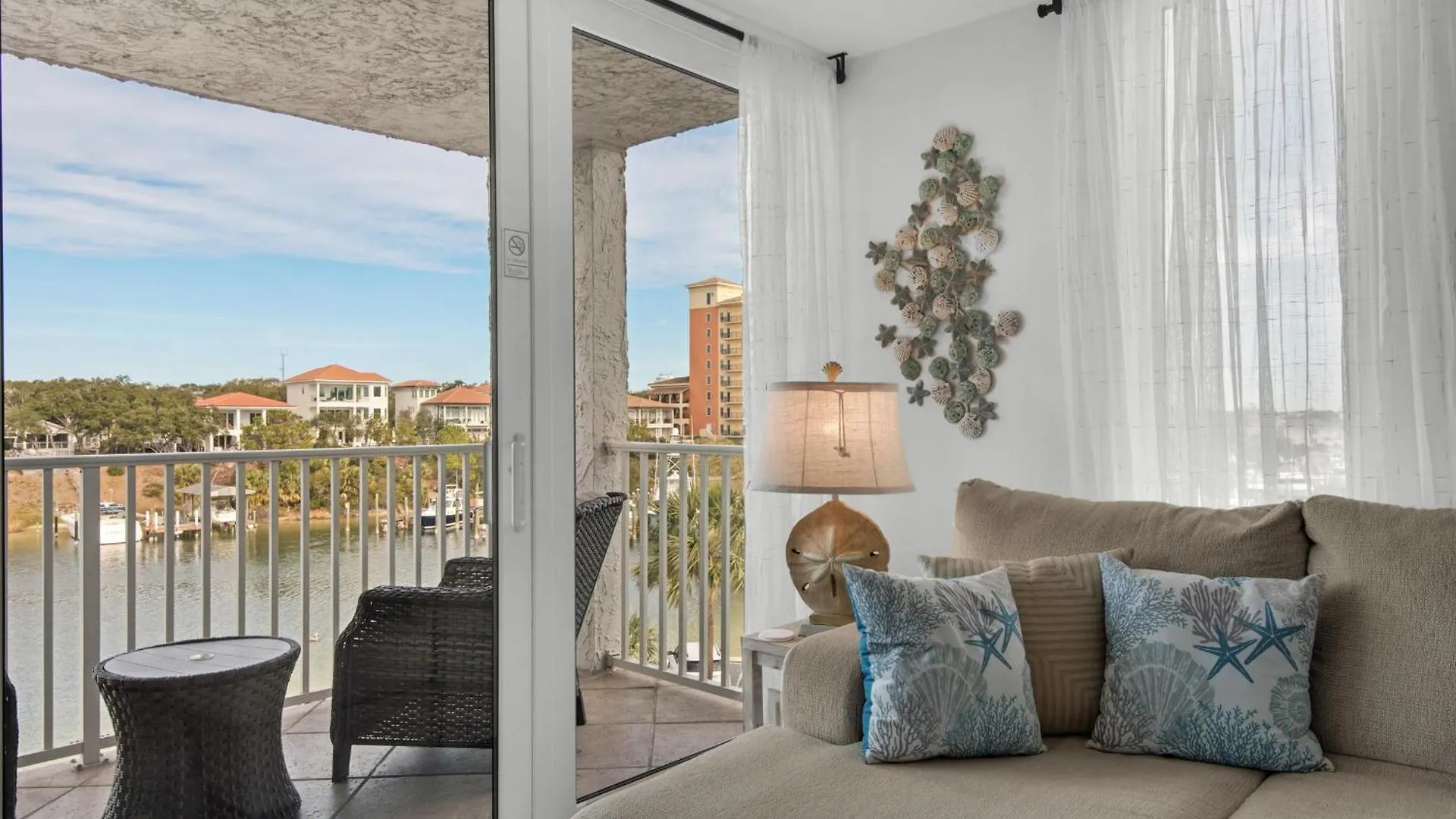 Dolphin Point #401c *