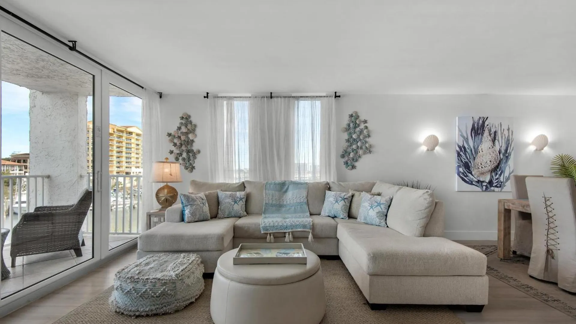 Dolphin Point #401c