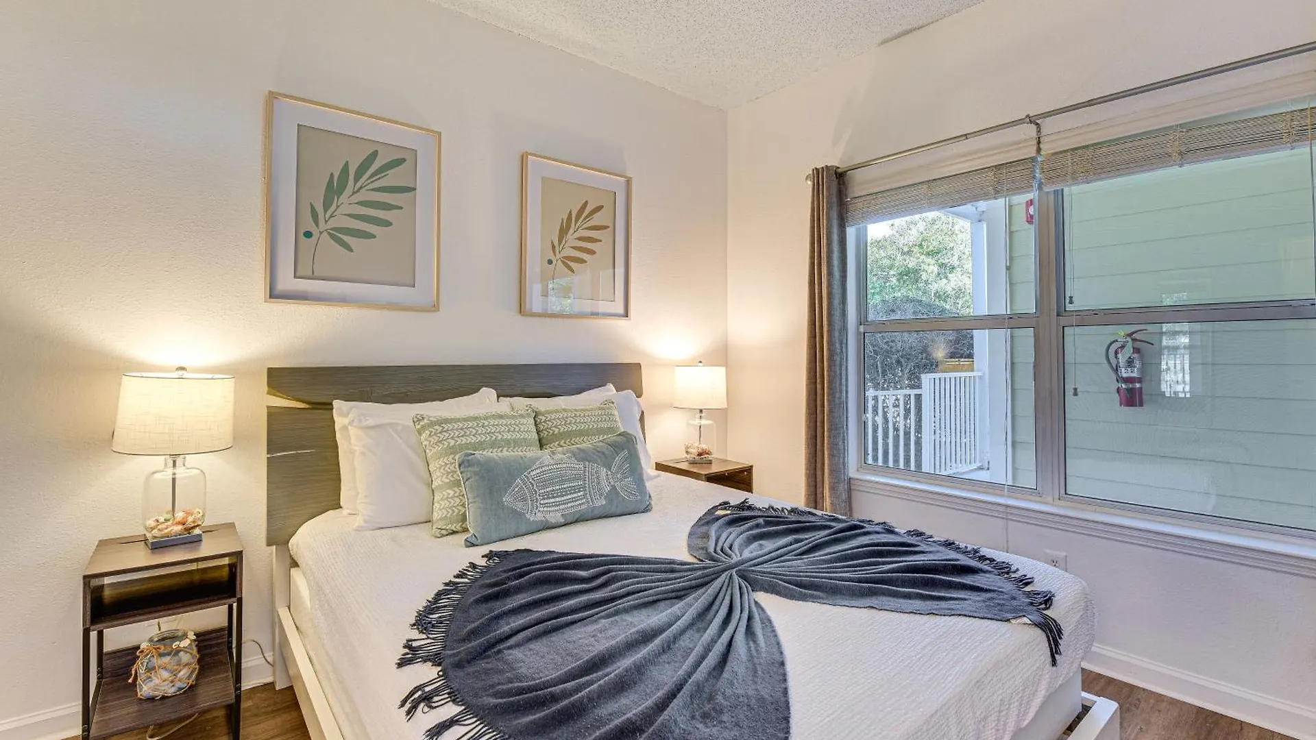 Community Outdoor Pool Miramar Condo! *