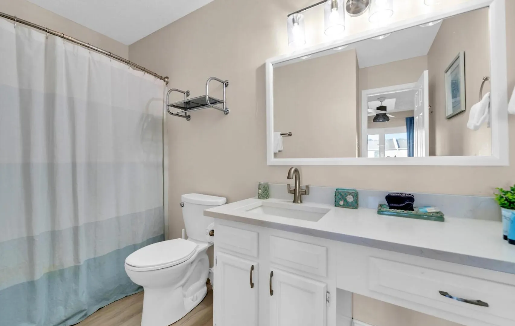 Woodland Shores 42 Near Sleeps 7 Holiday home