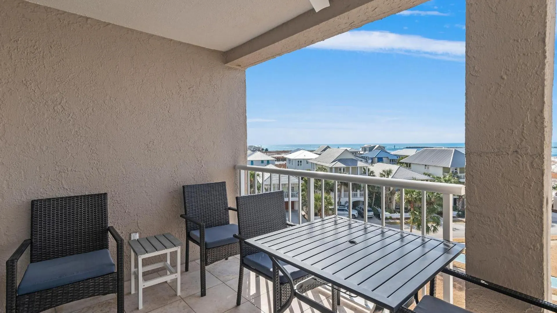 Magnolia House 502 At Pointe Apartment *