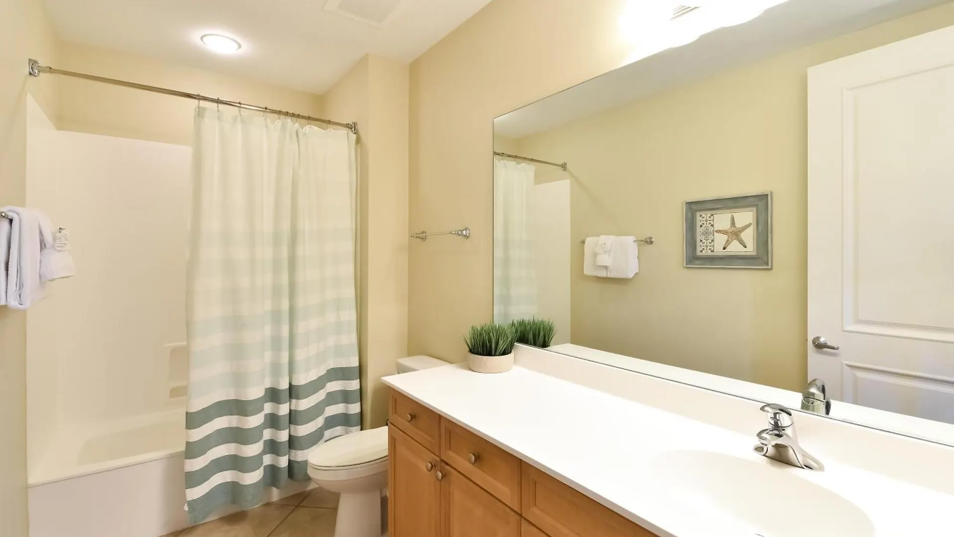 Apartment Harbor Landing 104a *