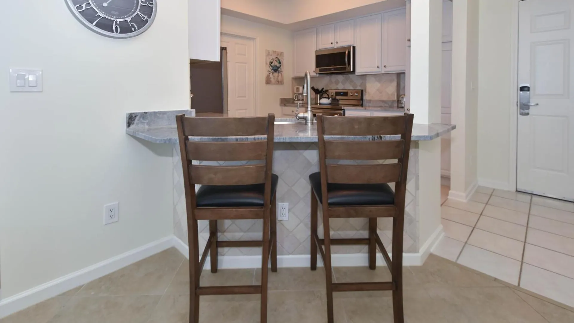 Silver Towers E905 Apartment *