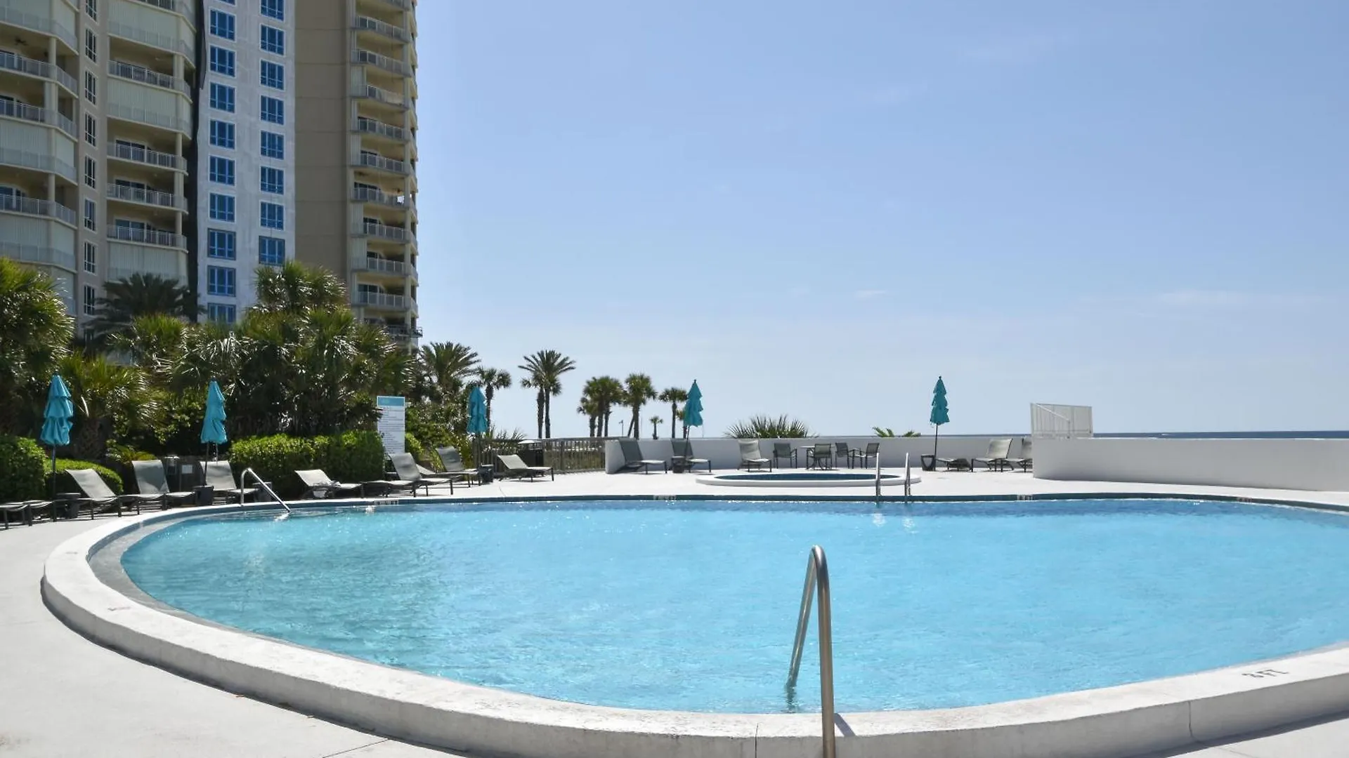 Edgewater 301 *