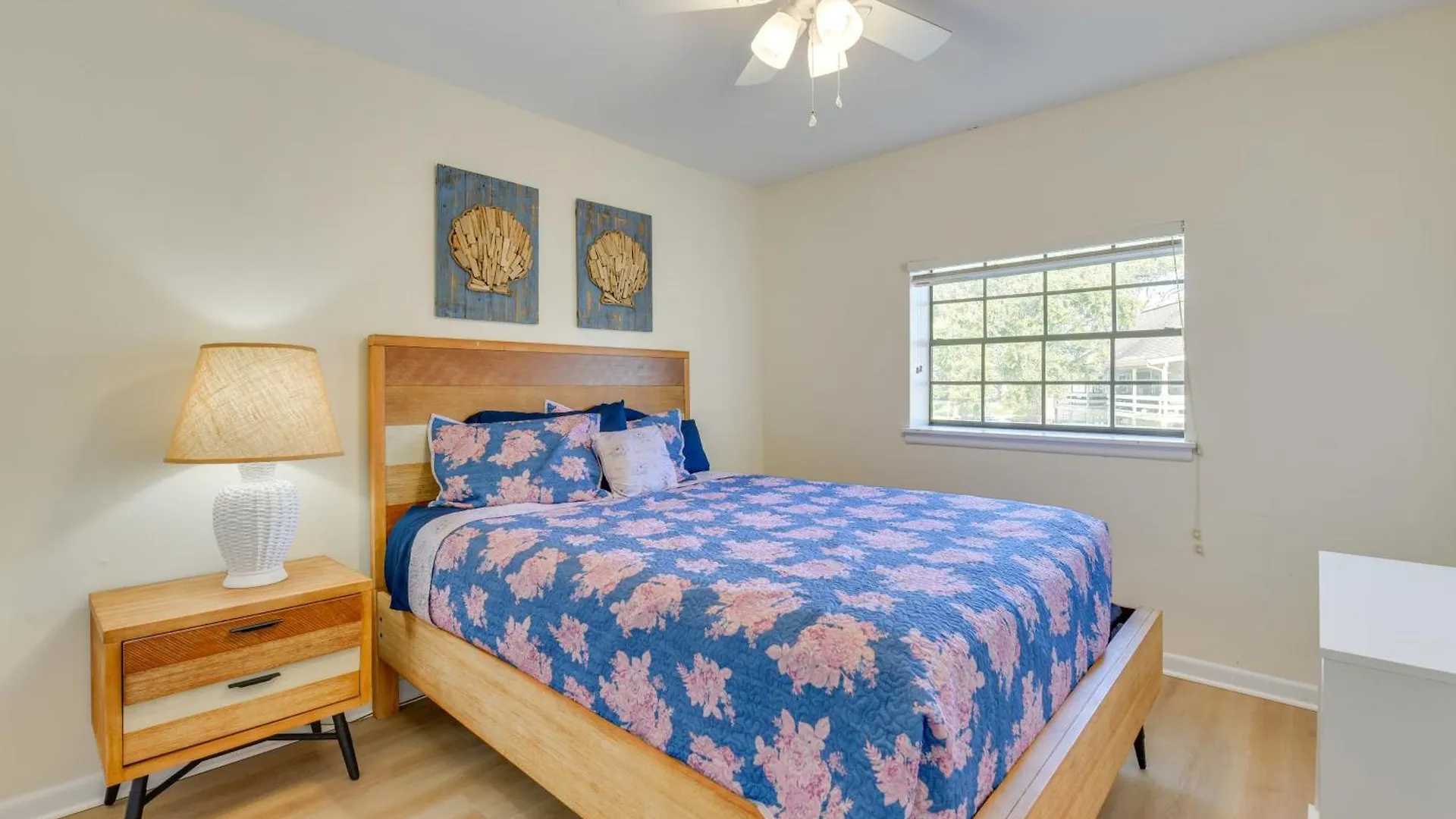 Bright Miramar - Walk To Beach!