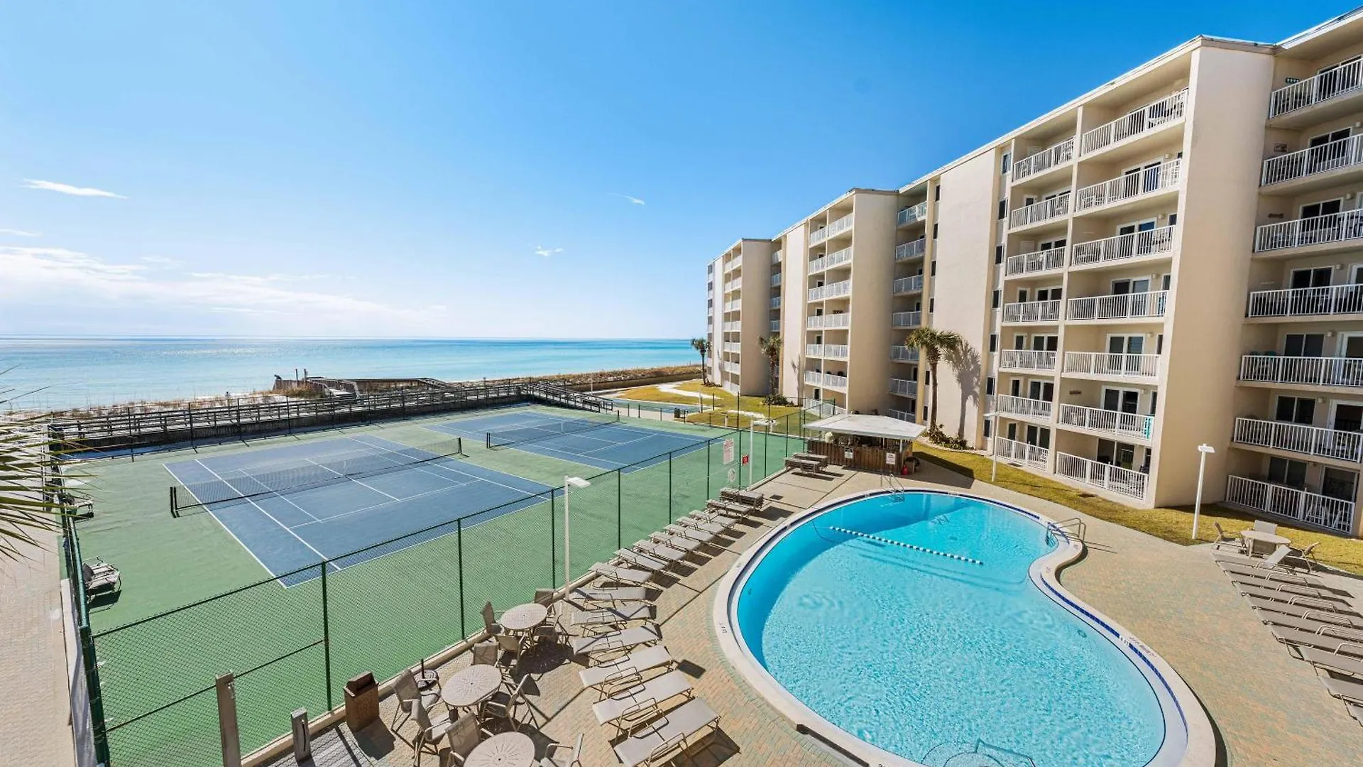 Surf And Racquet Unit 317