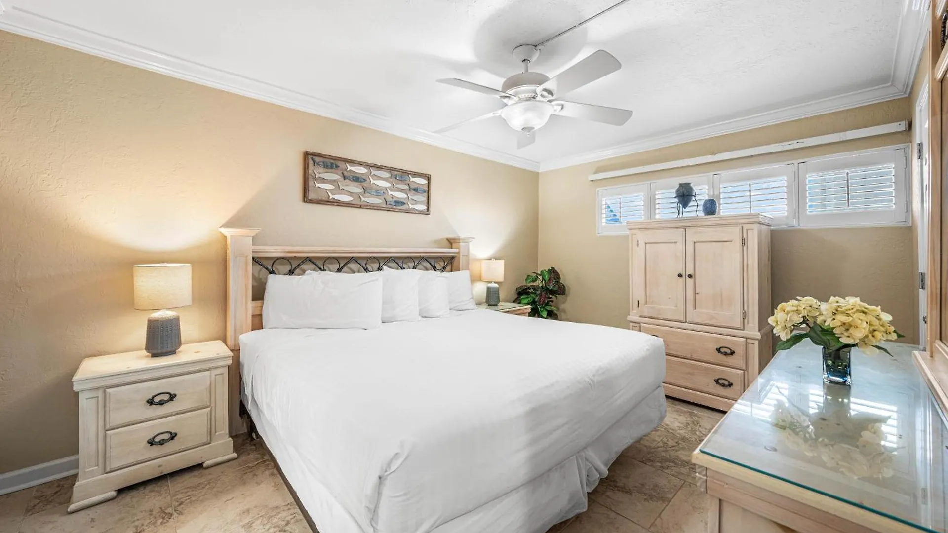 Surf And Racquet Unit 220 * Destin