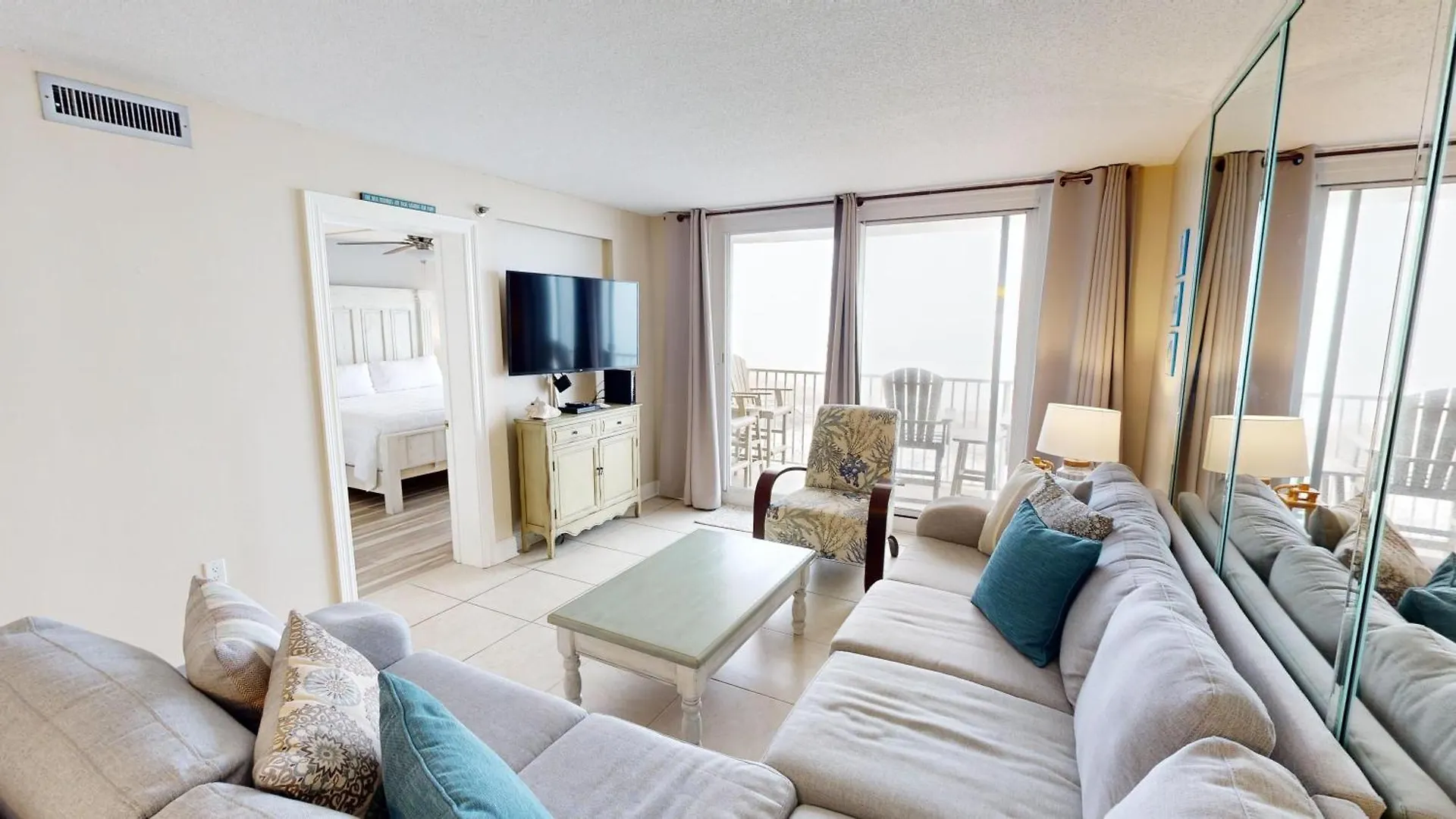 On The Gulf 407-by Isle Apartment