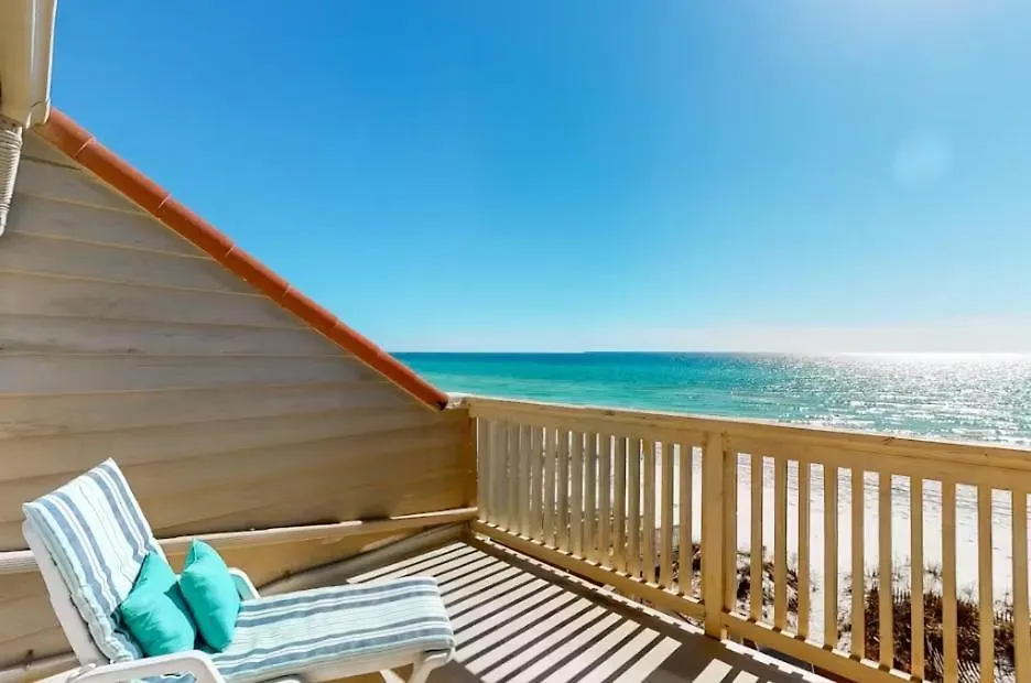 Reef # 4 Gorgeous Beachfront Townhome Sleeps 8 Holiday home Destin