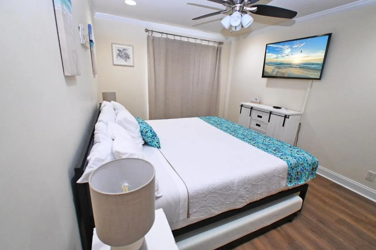 Sandpiper Cove 1 Bedroom Overlooking Canal 5 Minute Walk To The Fl Holiday home