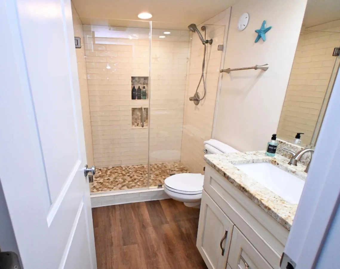 Sandpiper Cove 1 Bedroom Overlooking Canal 5 Minute Walk To The Fl Holiday home