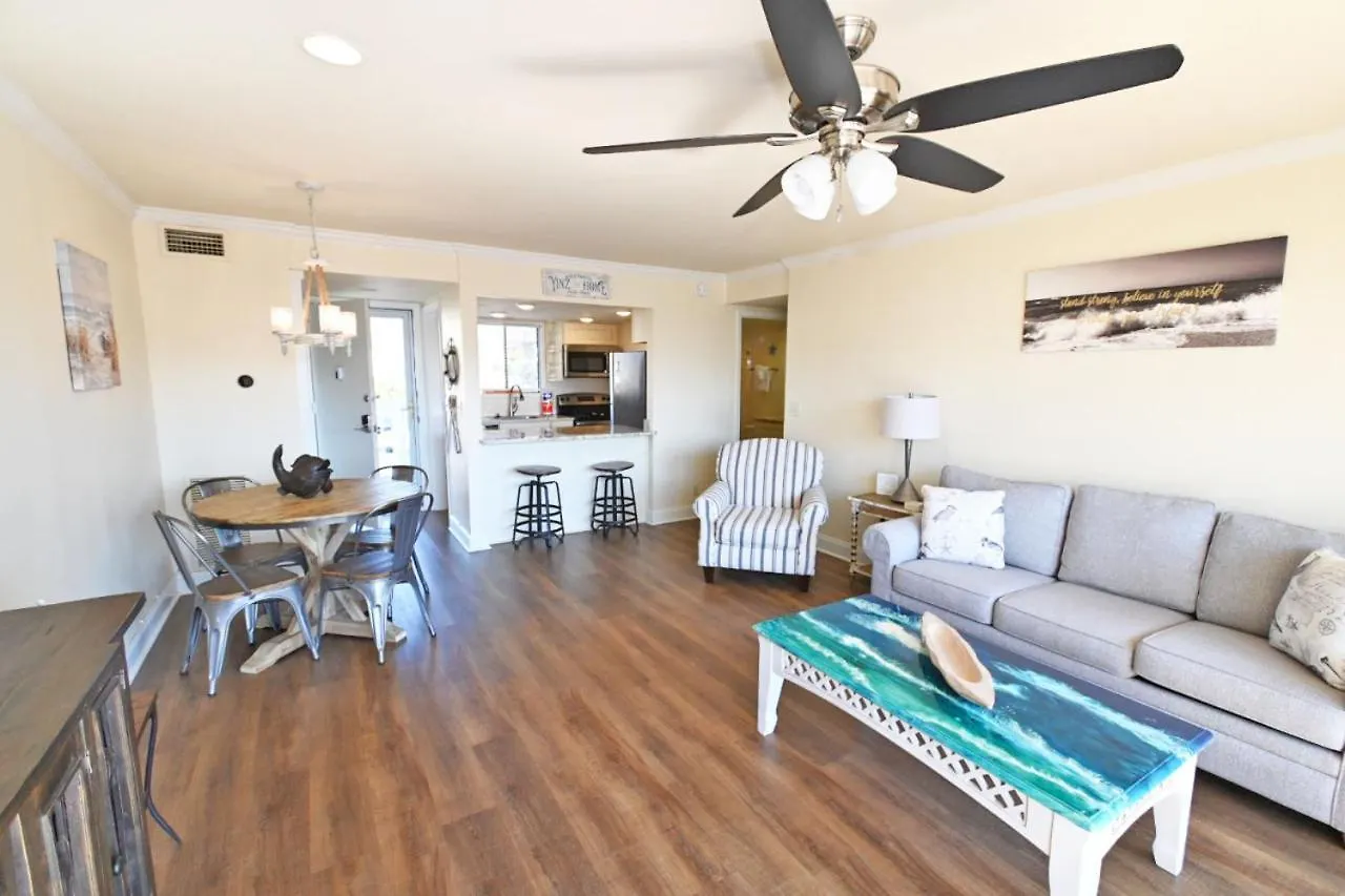 Sandpiper Cove 1 Bedroom Overlooking Canal 5 Minute Walk To The Fl Holiday home *