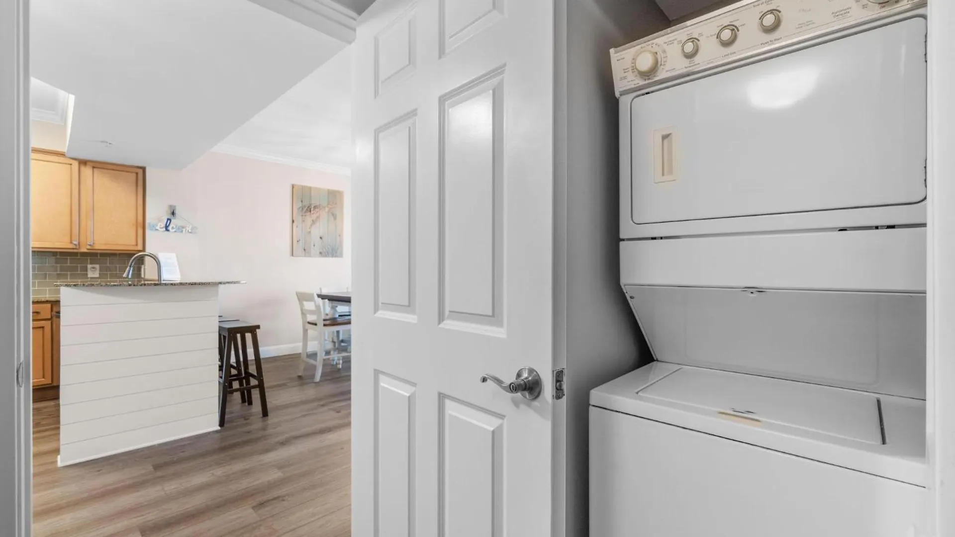 Apartment 1206 Pod