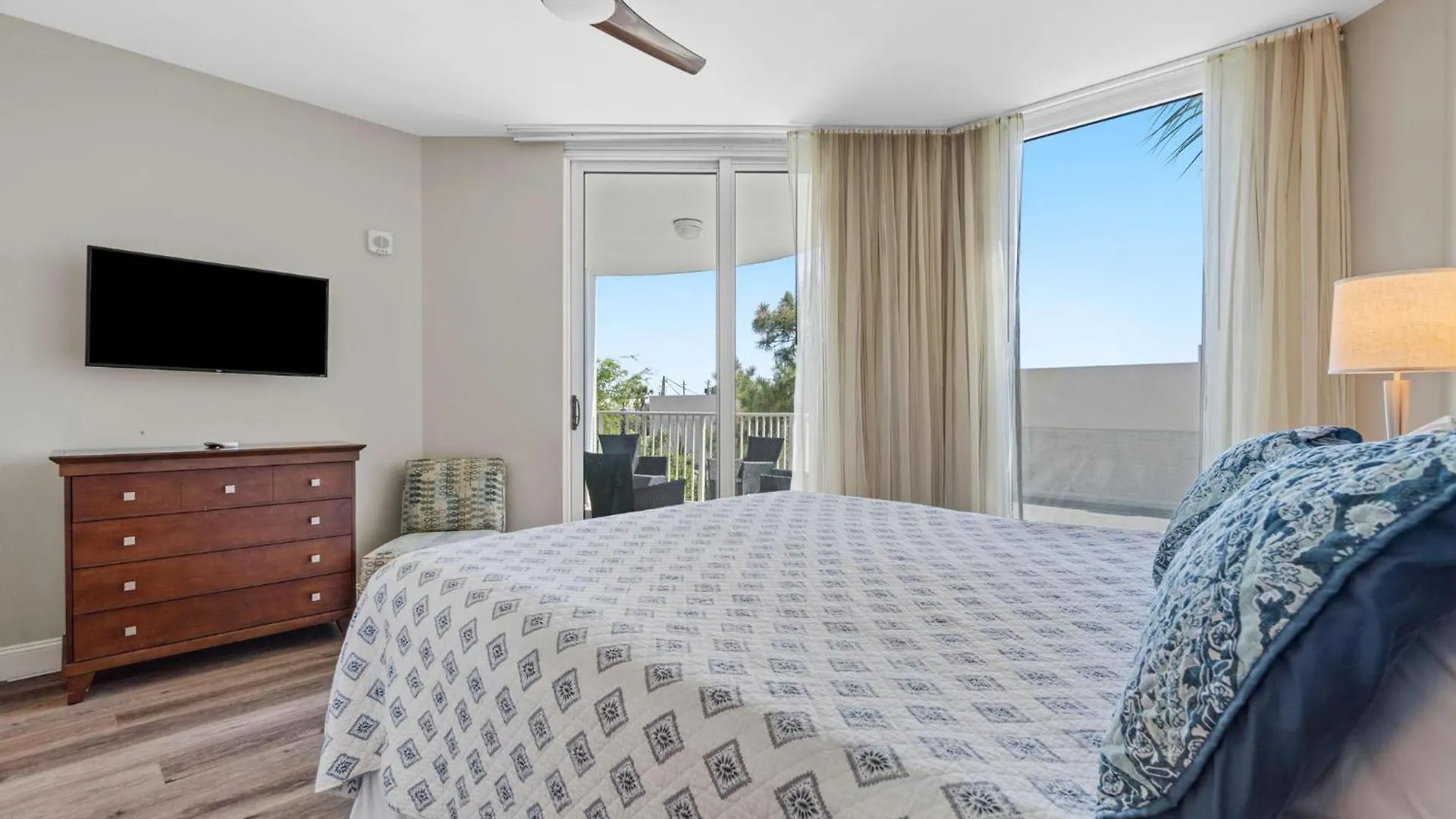 1206 Pod Apartment *