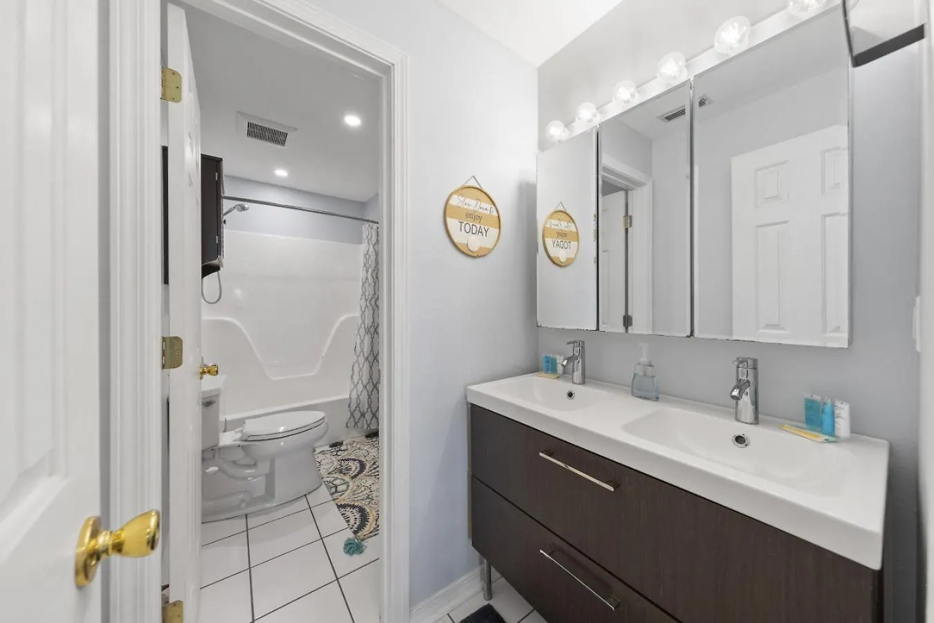 Destination 201 Apartment
