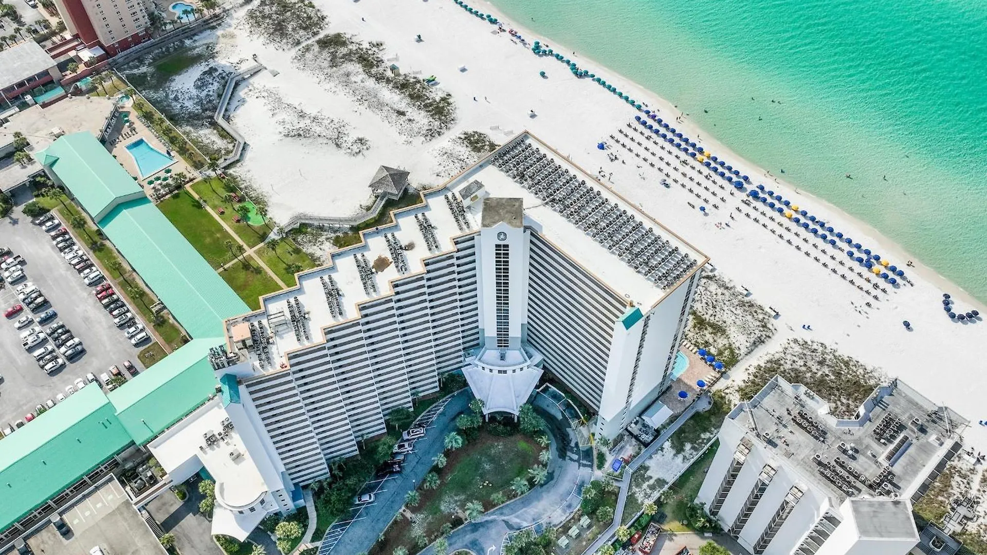 Pelican Aparthotel 3*