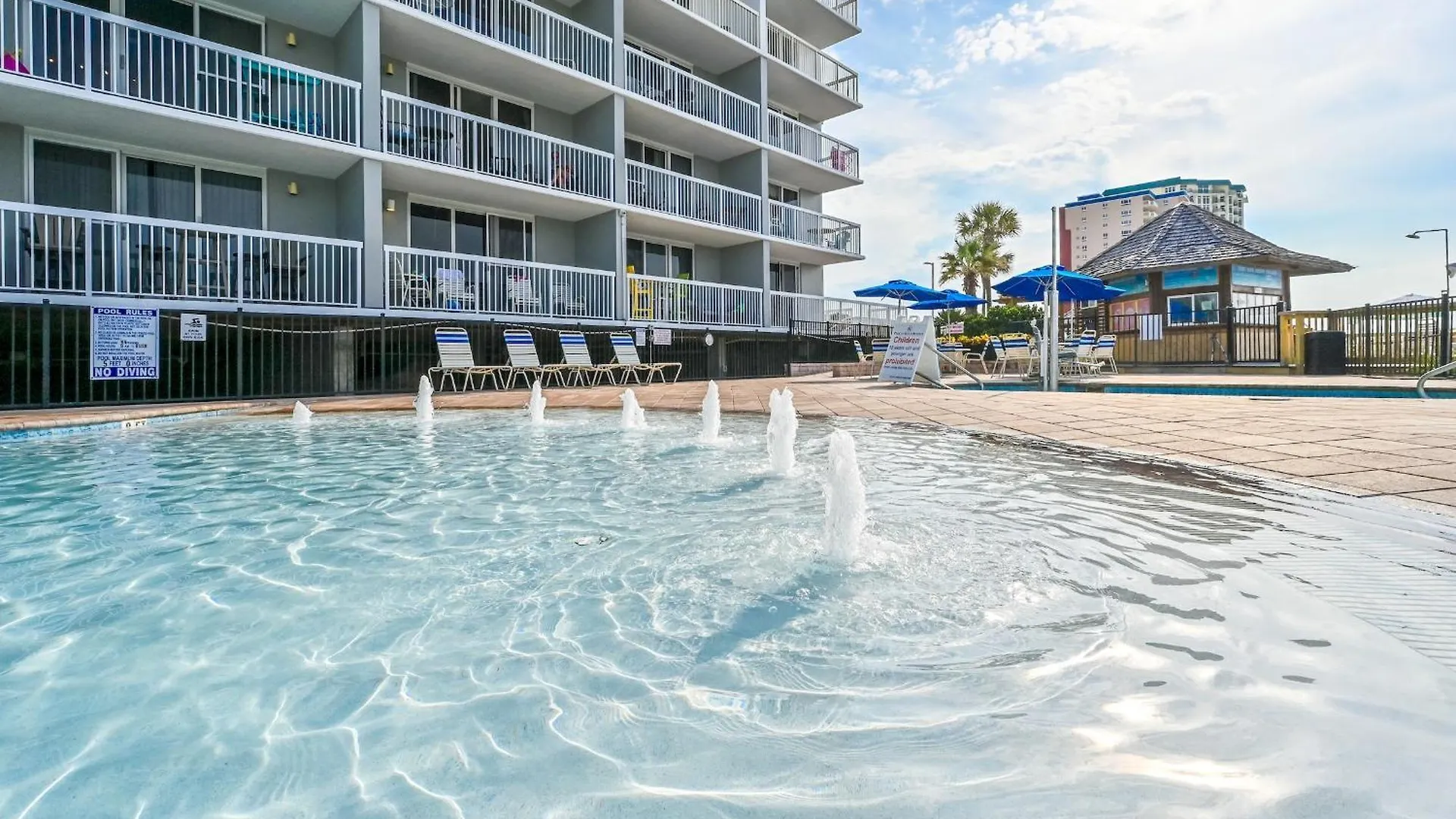 Pelican Aparthotel